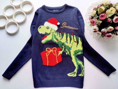 12 лет, рост 152 Новогодний свитер с динозавром