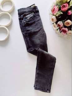 6,7 лет, рост 122 Стрейчевые джинсы