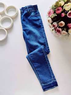 10 лет, рост 140 Стрейчевые джинсы для девочки