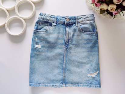 10,11 лет, рост 146 Голубая рваная джинсовая юбка
