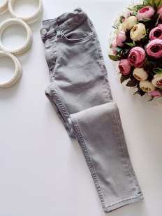 6,7 лет, рост 122 Стрейчевые серые джинсы