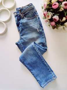 10 лет, рост 140 Модные рваные джинсы стрейч