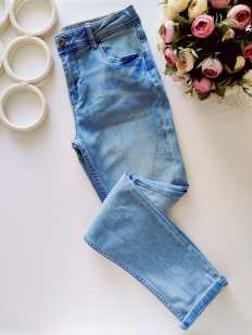 11,12 лет, рост 152 Голубые стрейчевые джинсы