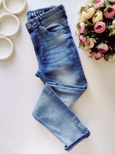 11,12 лет, рост 152 Голубые стрейчевые джинсы