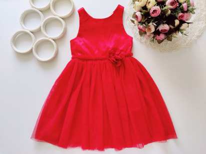 4,5 лет, рост 110 Красивое красное пышное блестящее платье