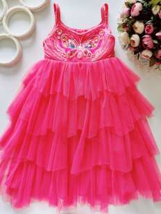 5 лет, рост 110 Розовое нарядное пышное платье
