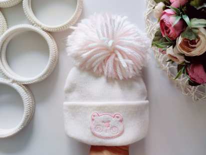 Новая теплая шапка для новорожденной