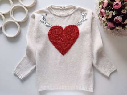 9,10 років, зріст 134,140 Красивий светр із серцем