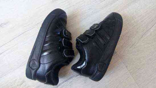 23 (14 см) Adidas (Адідас) Кросівки для хлопчика
