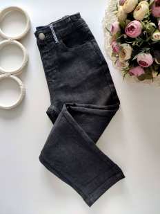 7 лет, рост 122 Плотные стрейчевые джинсы черные Jones