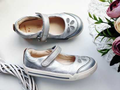25 (16,5 см) Шкіряні сріблясті туфлі для дівчинки