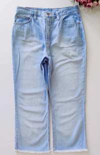 Голубые женские джинсы