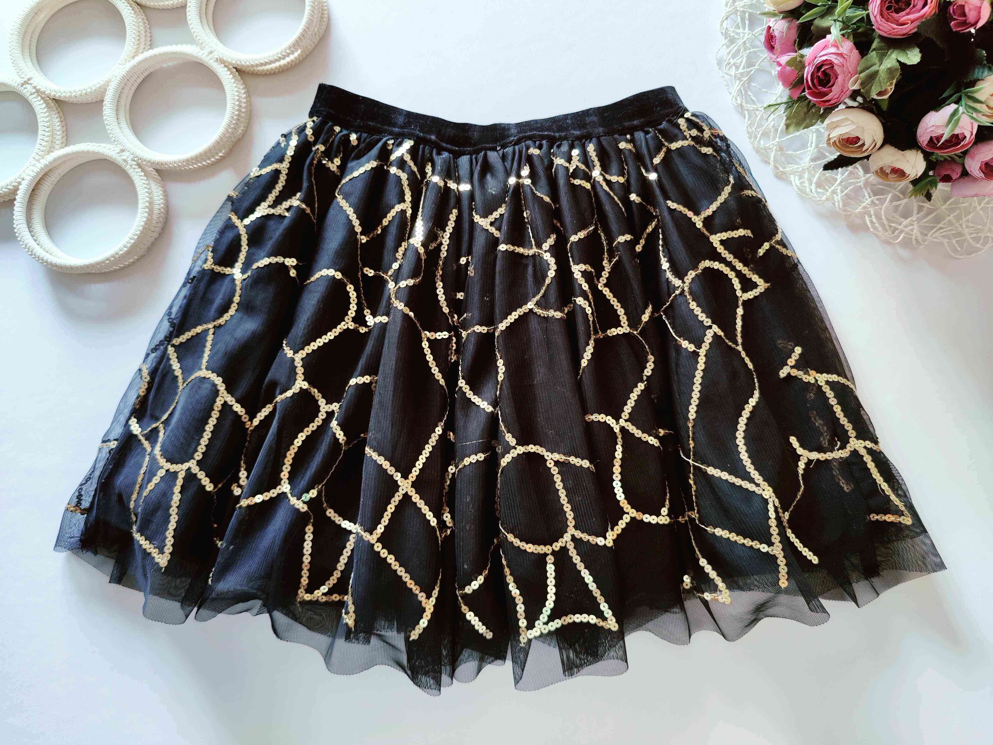 10 років, зріст 140 Пишна спідниця з паєтками