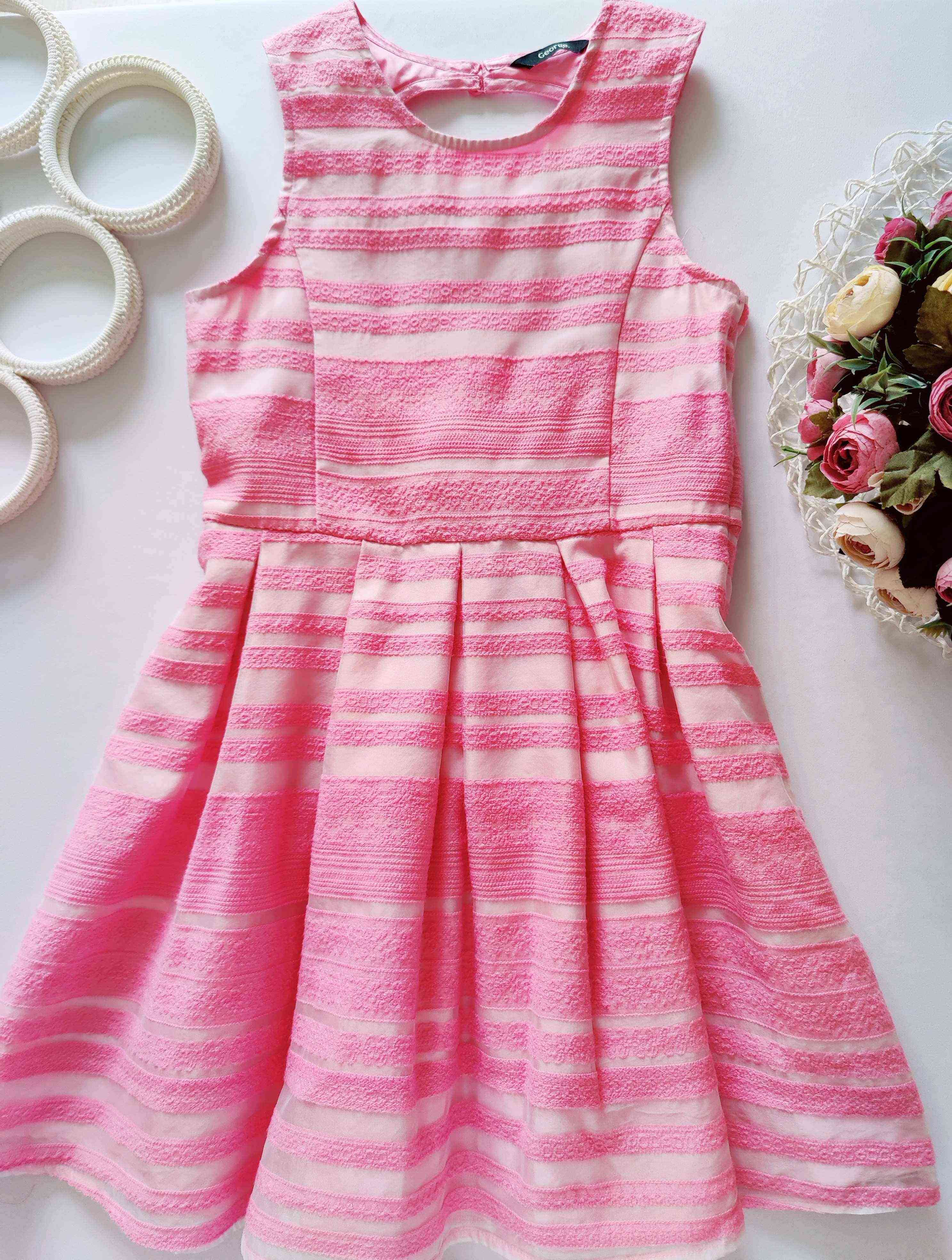 9,10 років, зріст 134,140 Ніжна дитяча сукня