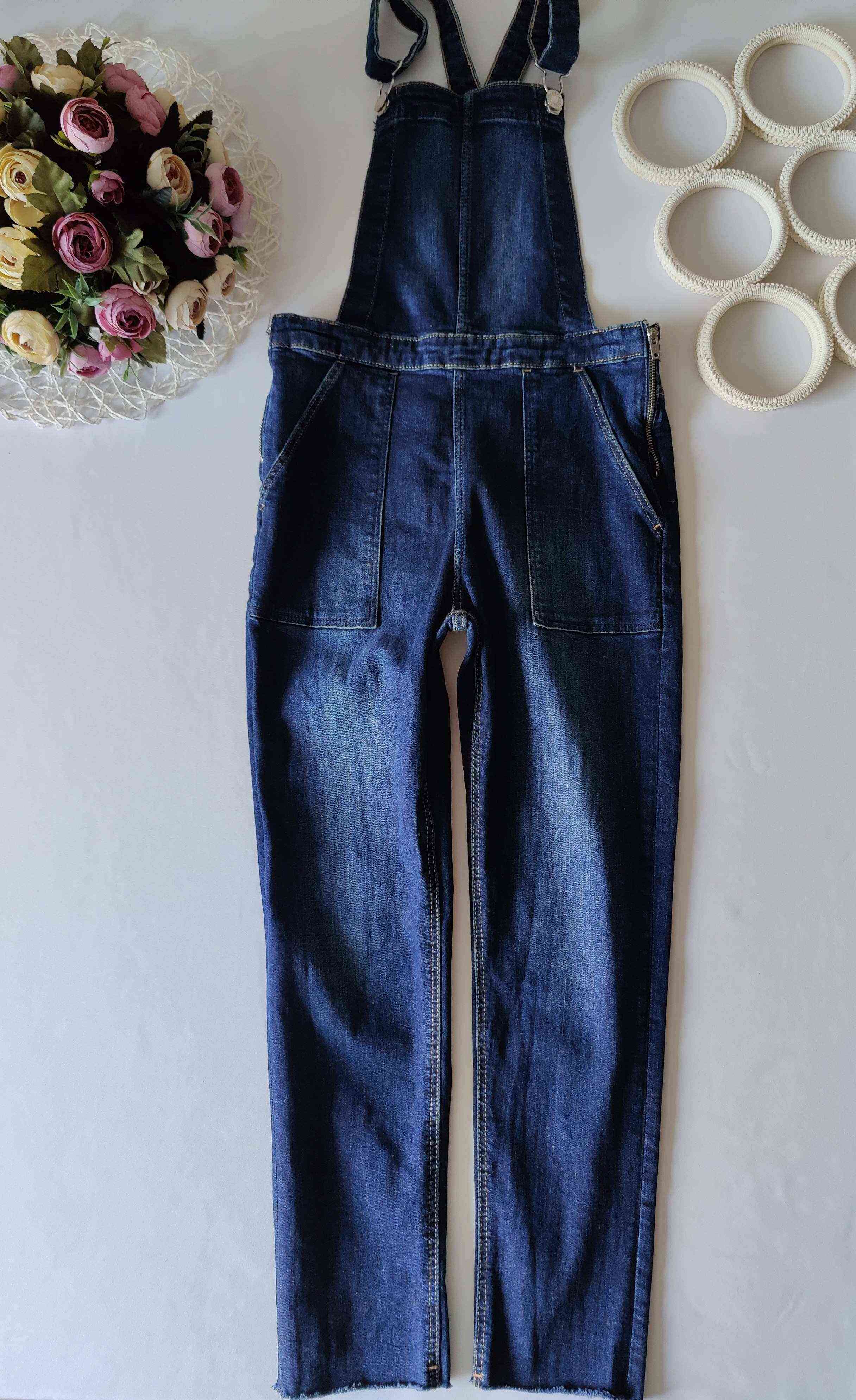 11,12 лет, рост 152 Джинсовый стрейчевый комбинезон