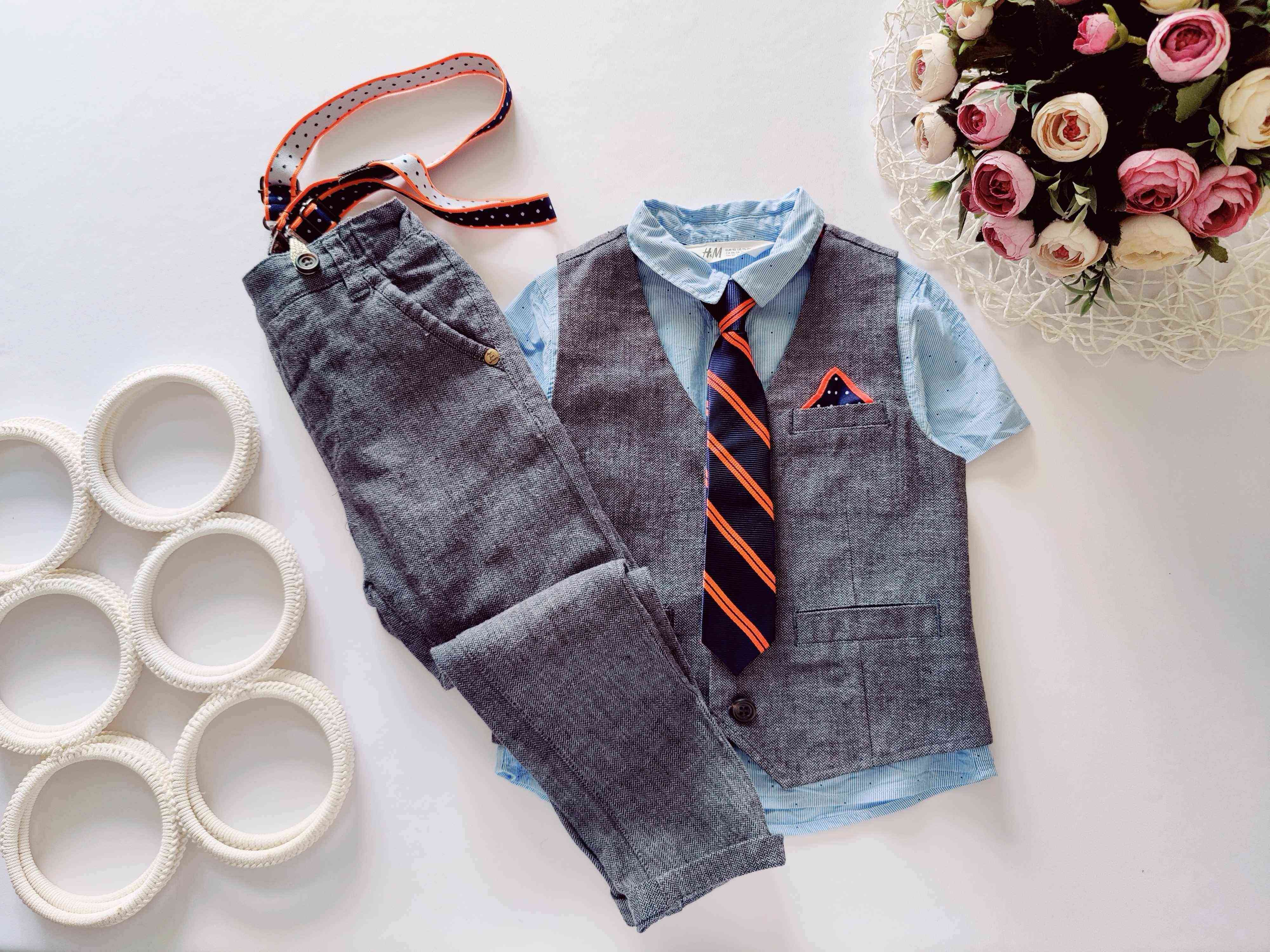 1,5,2 роки, зріст 92 Ошатний дитячий костюм