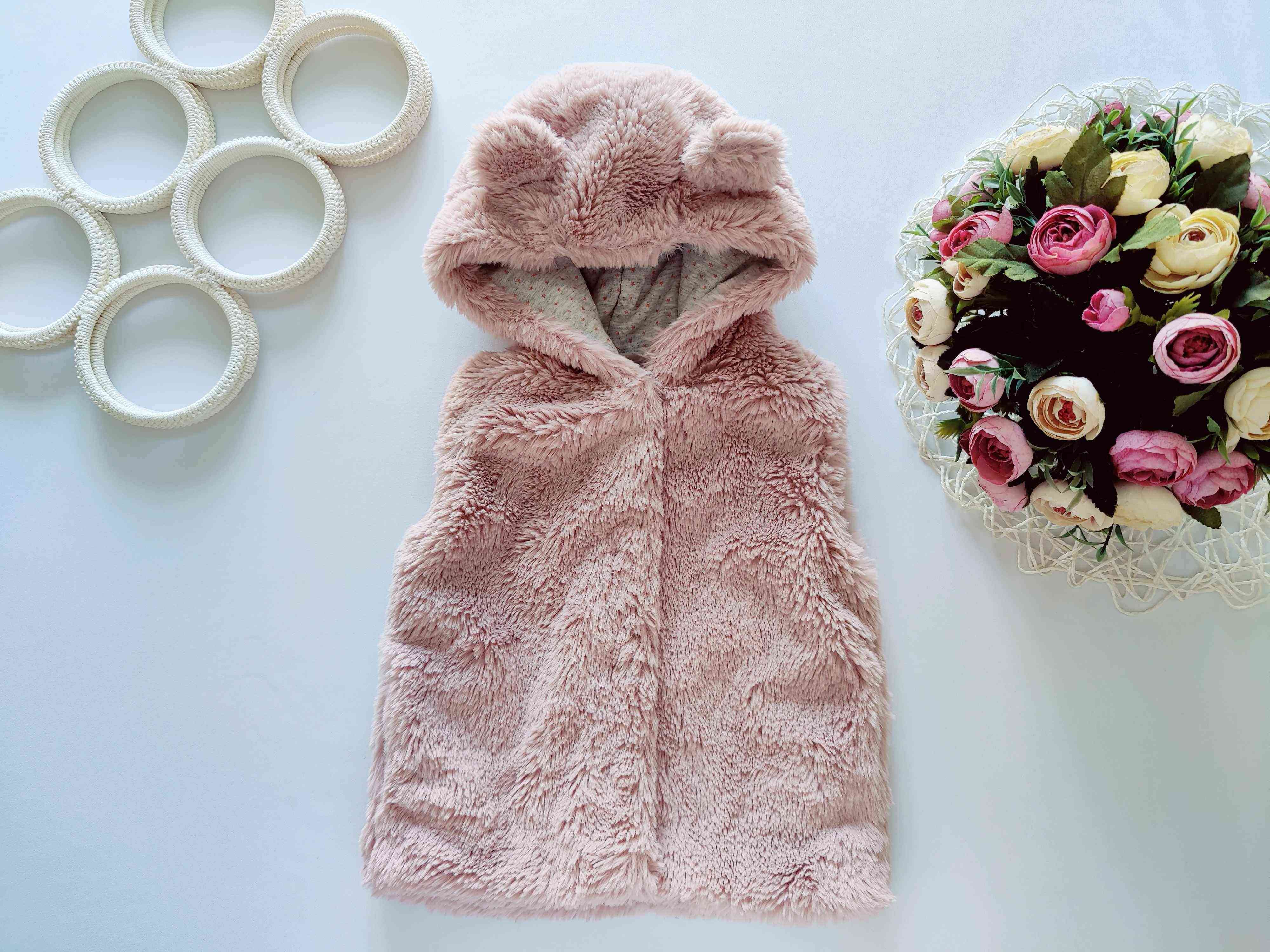 9,12 мес, рост 80 Теплая меховая жилетка