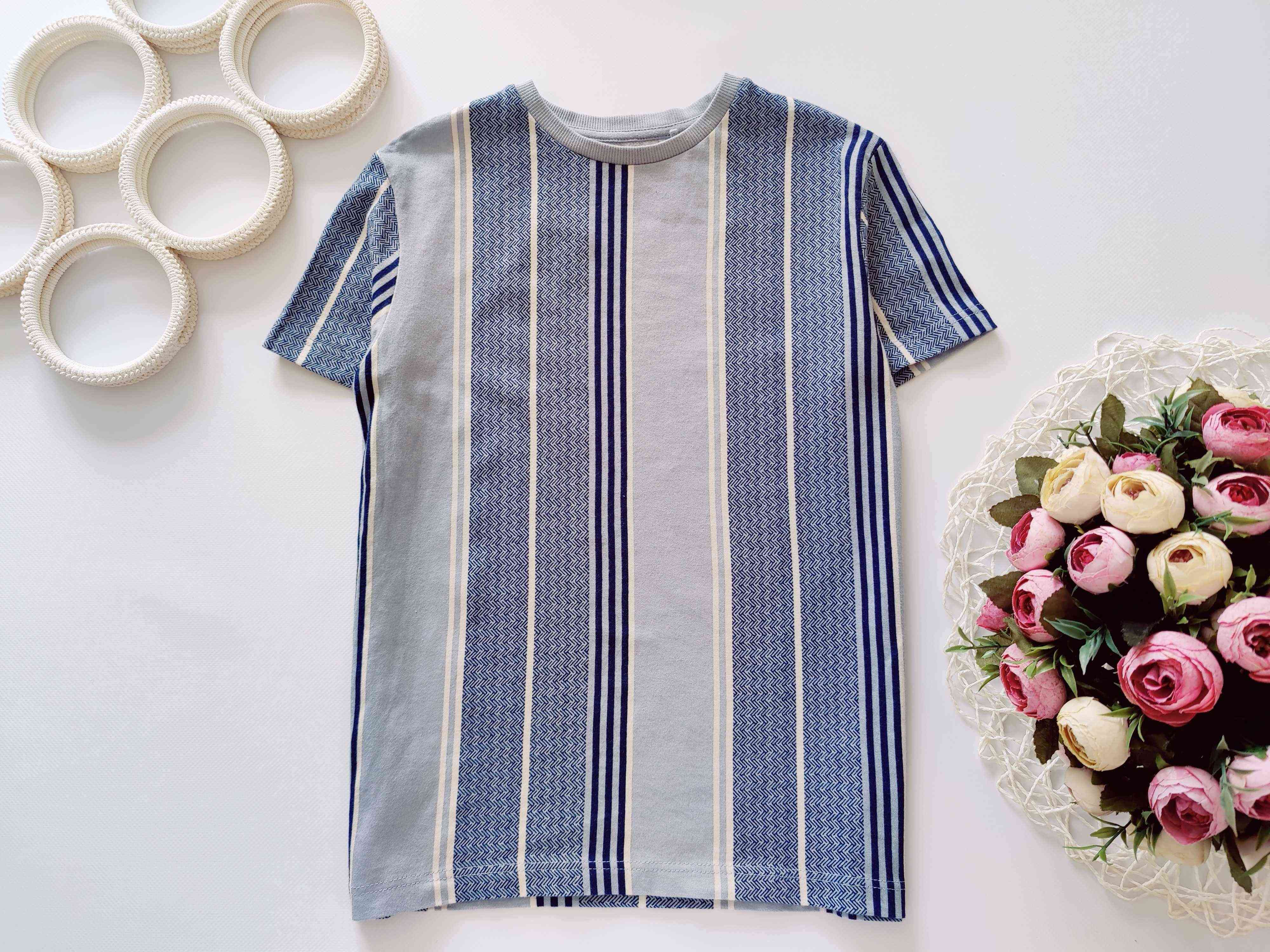 8 років, зріст 128 Смугаста футболка