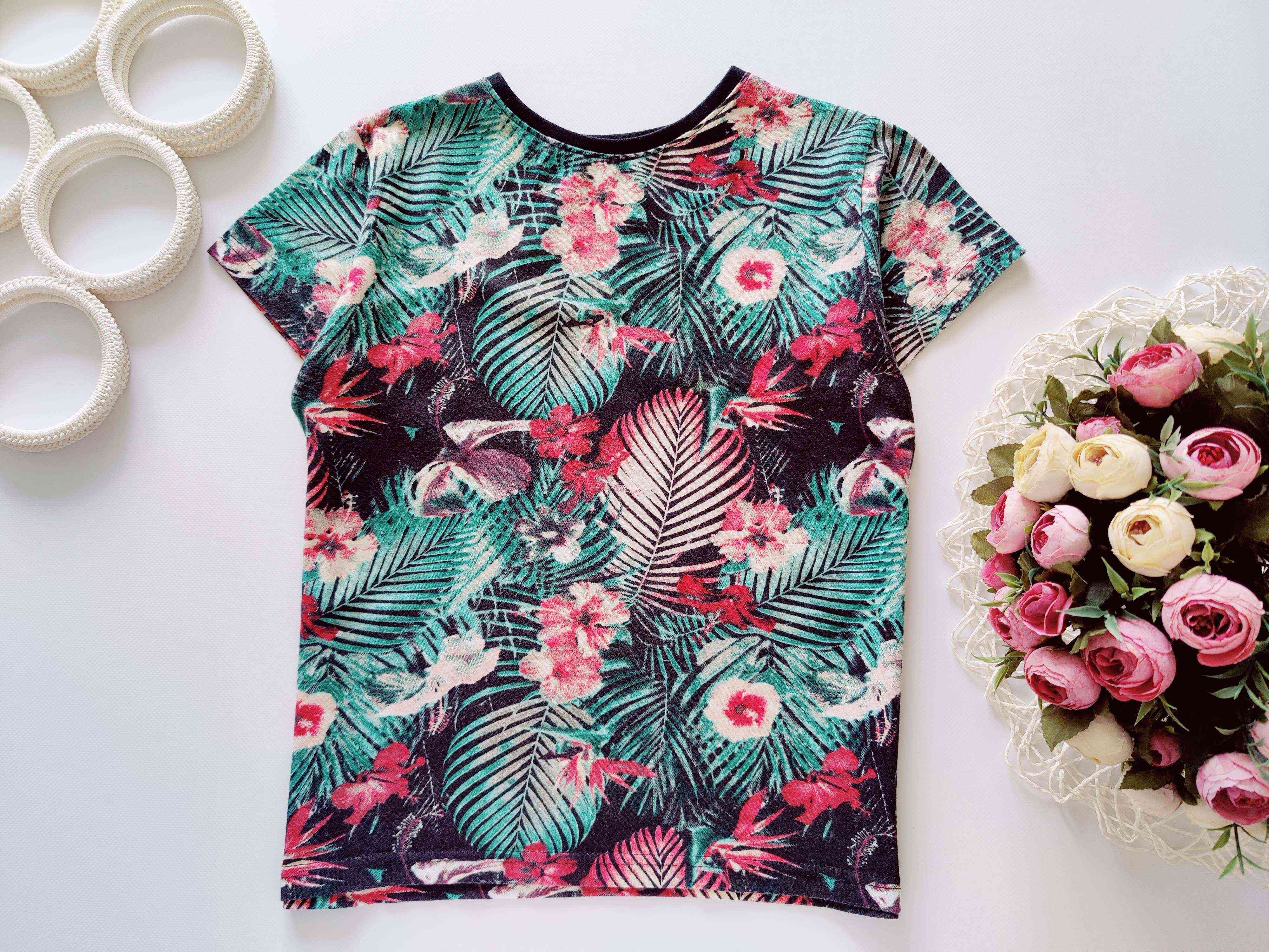 9,10 років, зріст 140 Уквітчана футболка