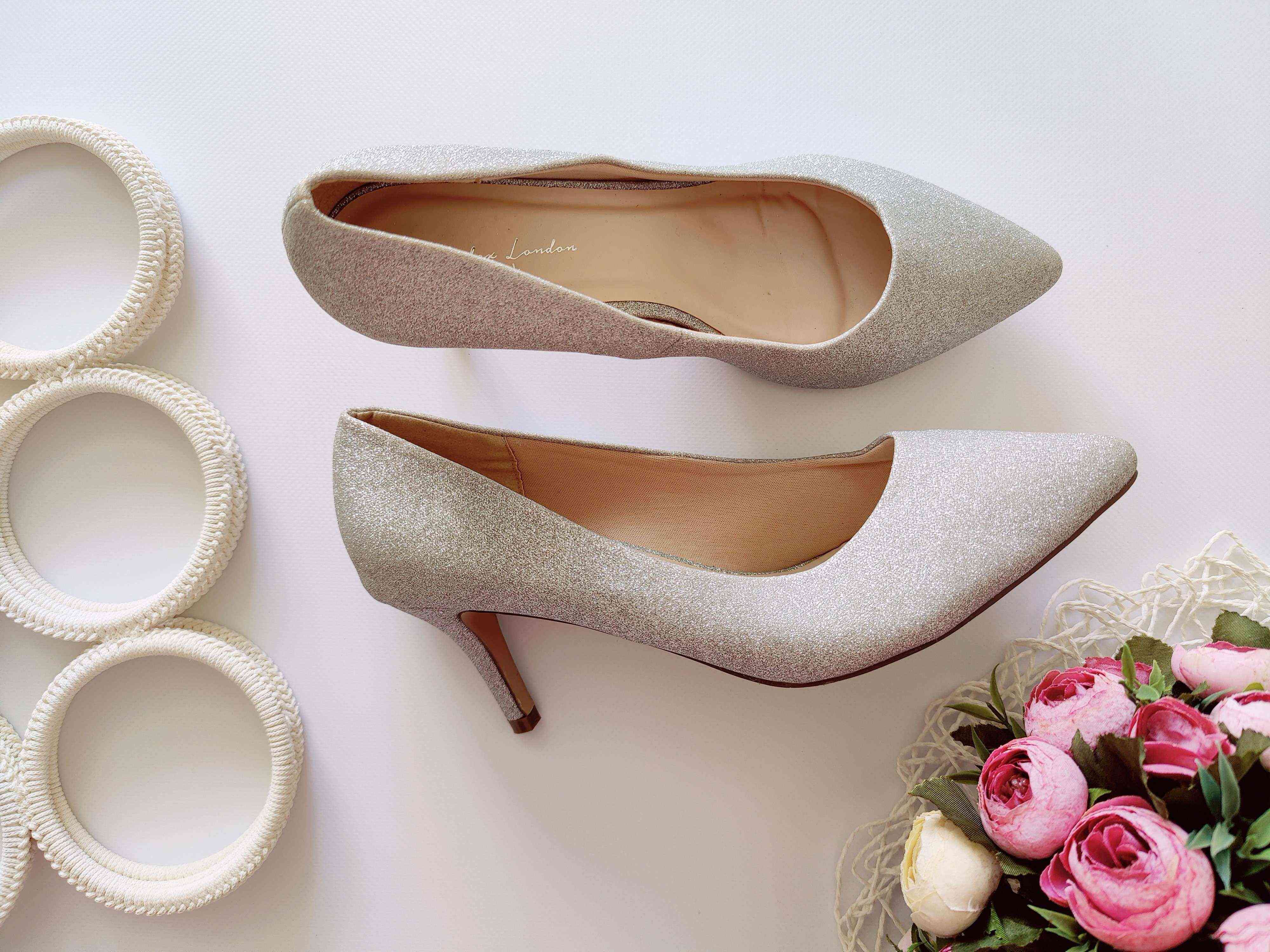 42 (27 см) Нові ошатні блискучі туфлі