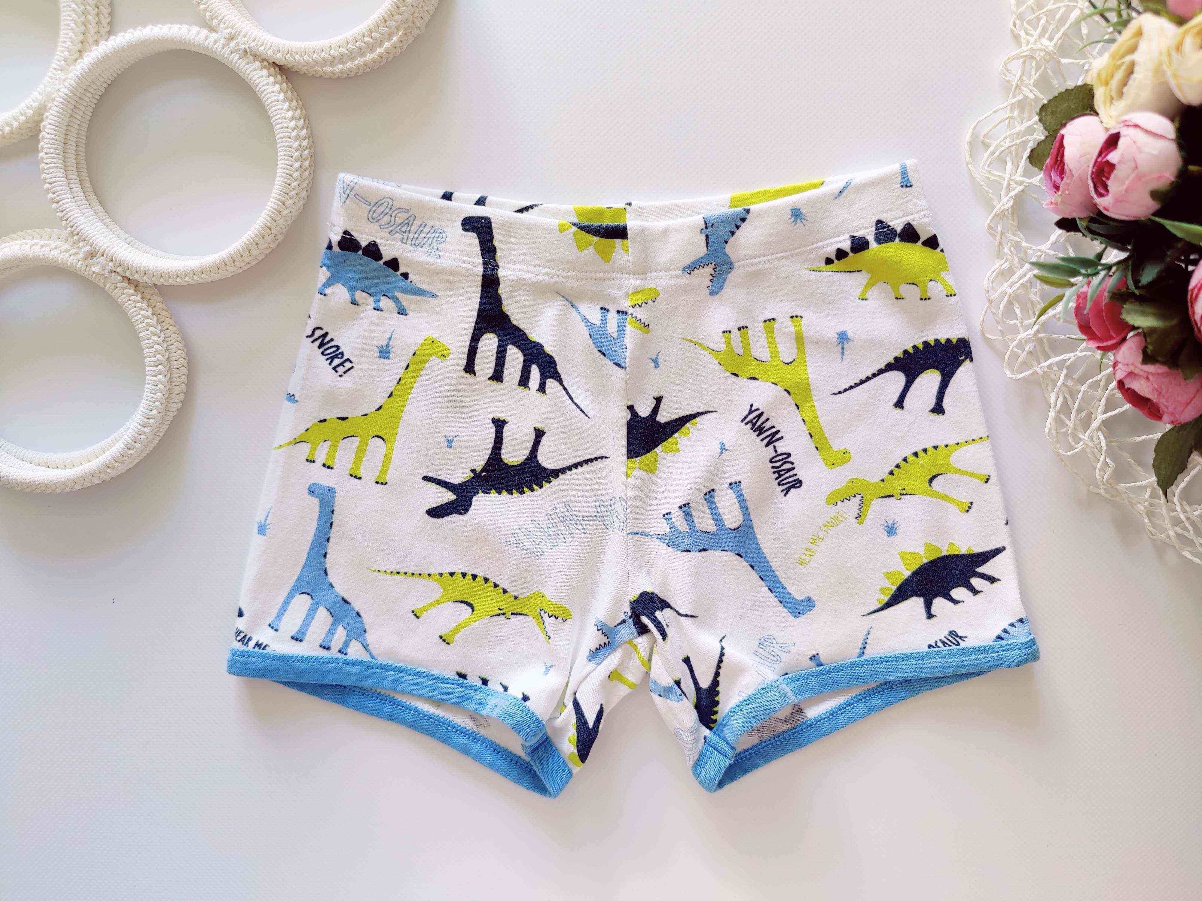 6,8 років, зріст 122,128 Шорти у динозаврах