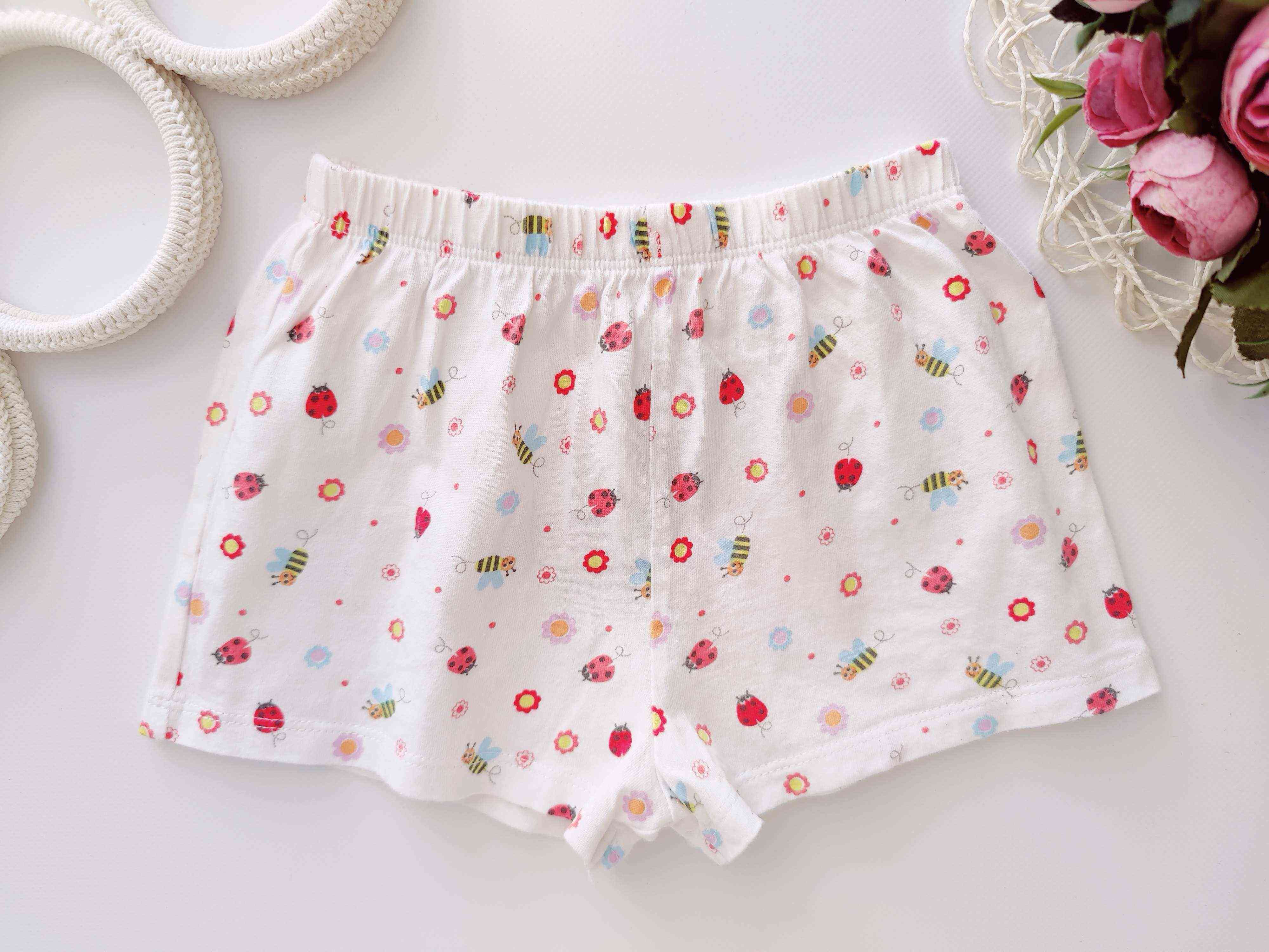 3,4 роки, зріст 104 Шорти в бджілках і сонечках