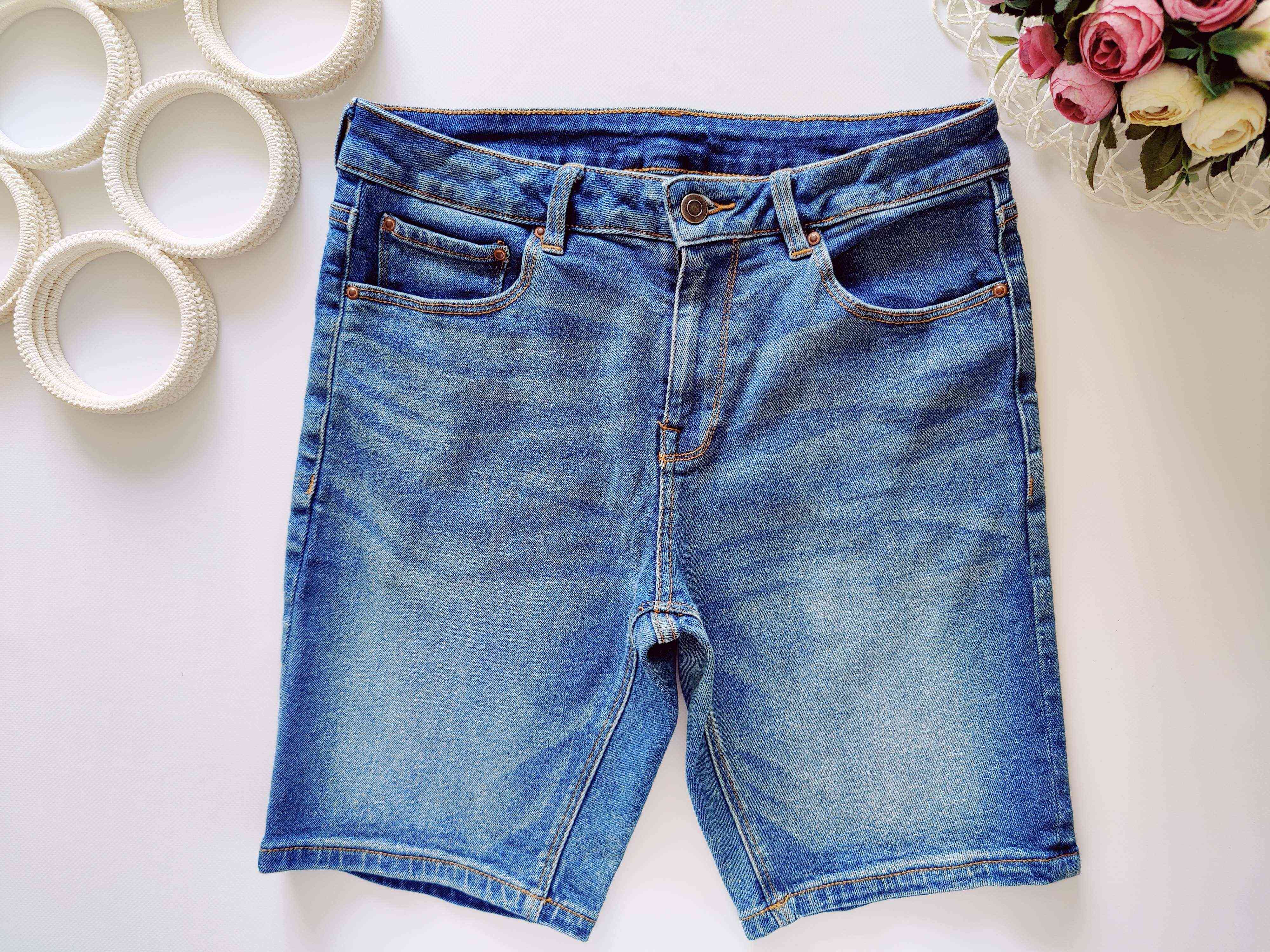 W 30 Стрейчові джинсові шорти