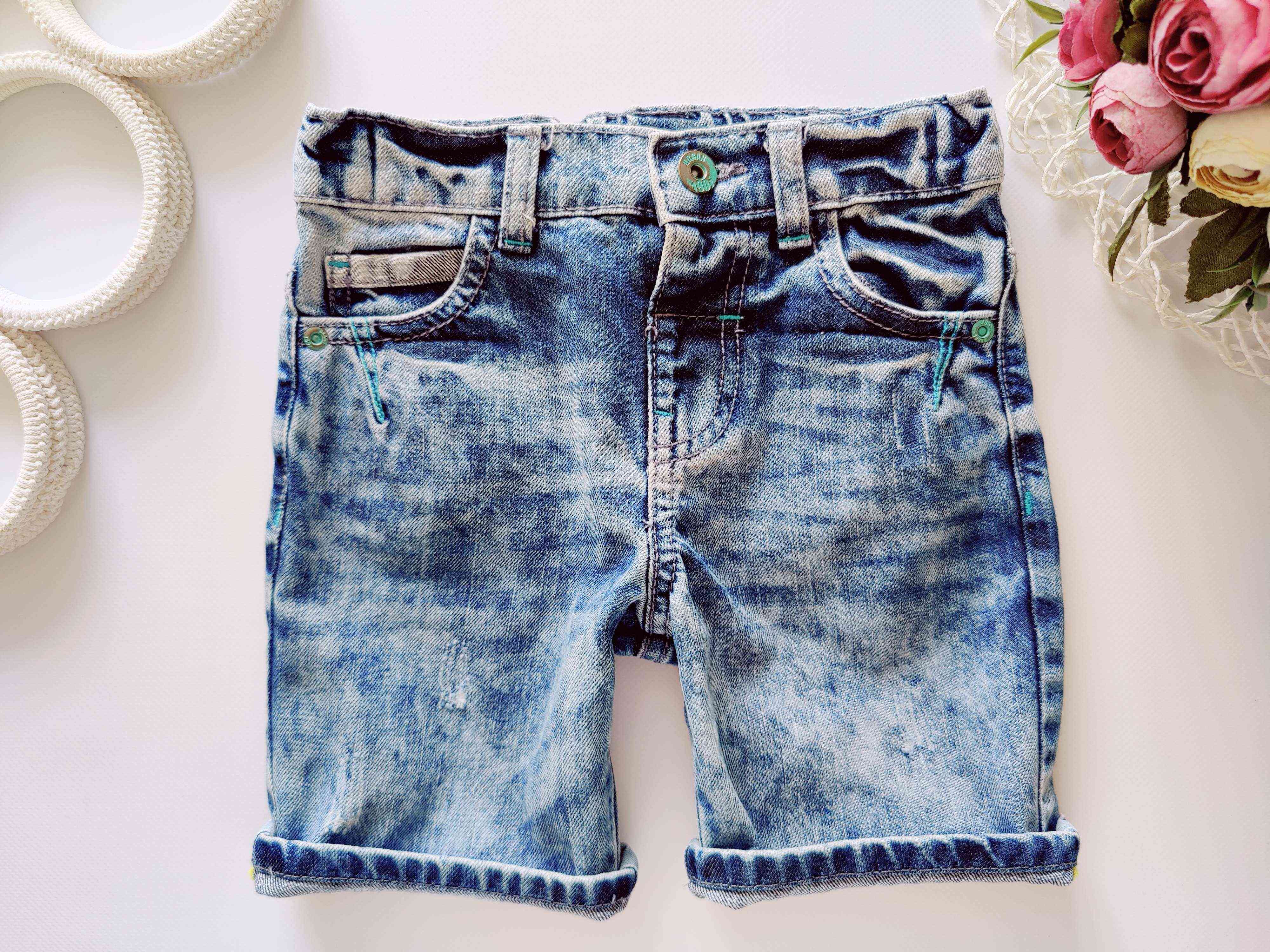 4,5 років, зріст 110 Джинсові шорти з потертостями
