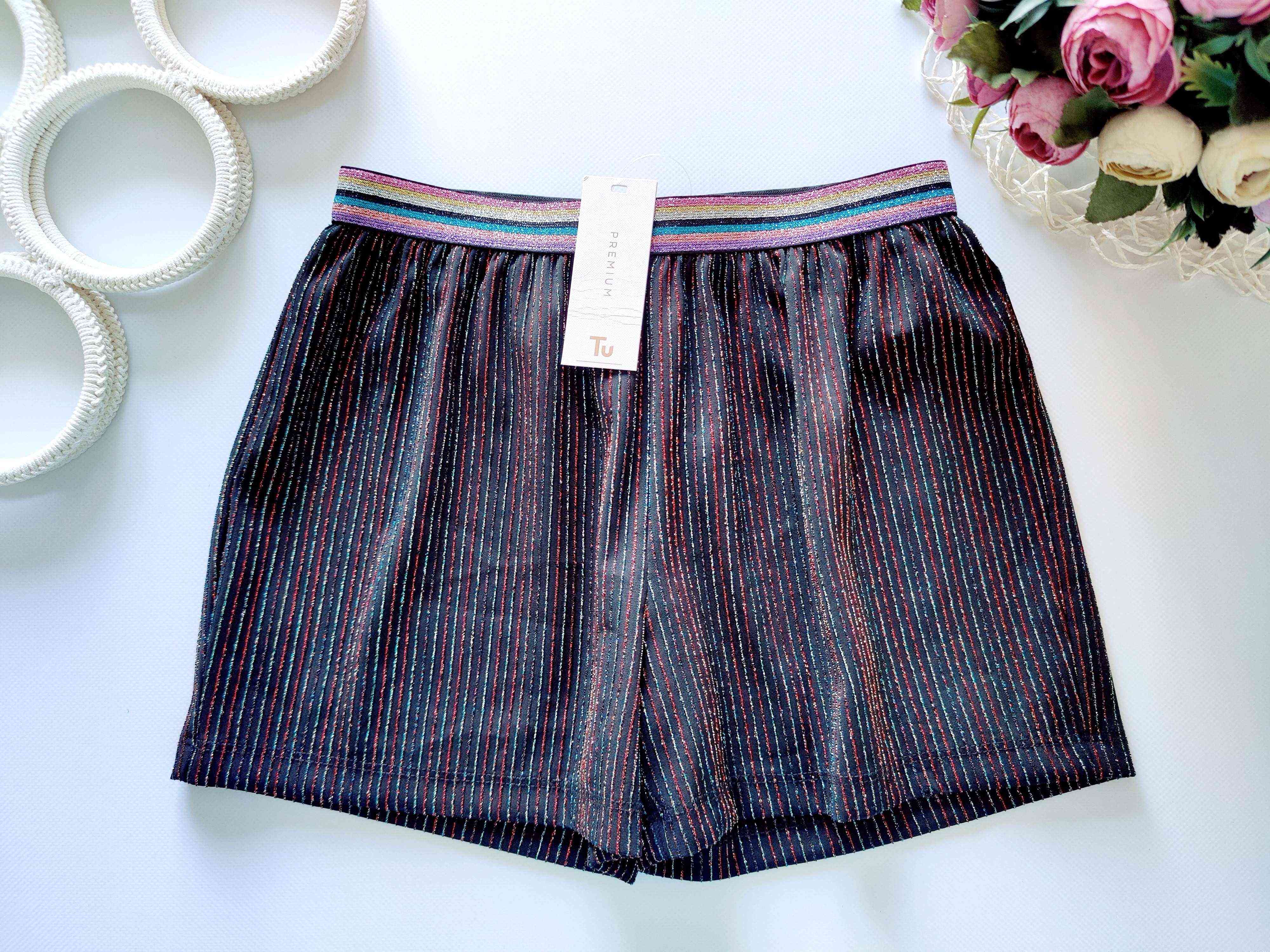 10 років, зріст 140 Нові ошатні блискучі шорти