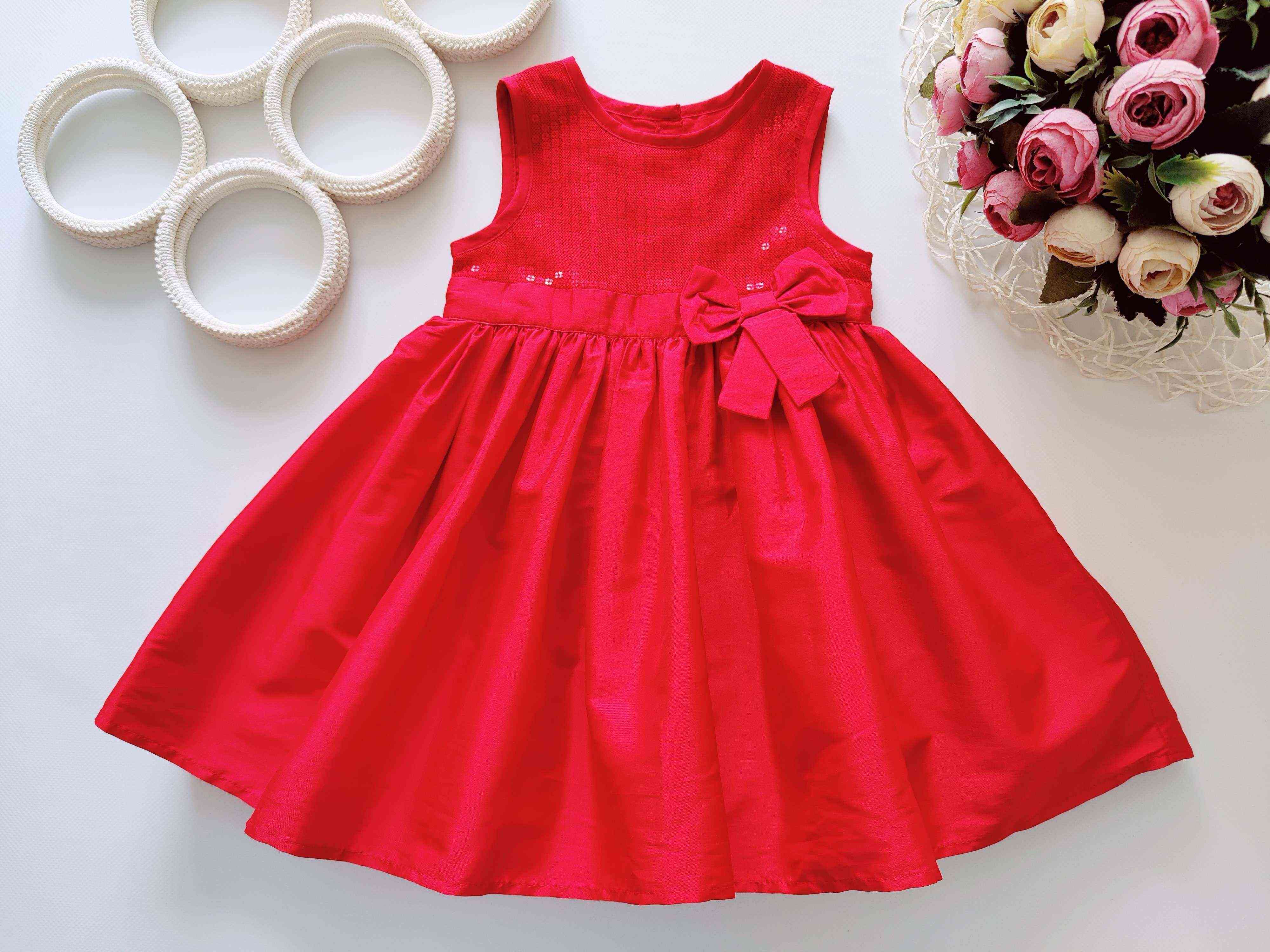 6,9 міс, зріст 73 Пишна червона ошатна сукня в паєтках