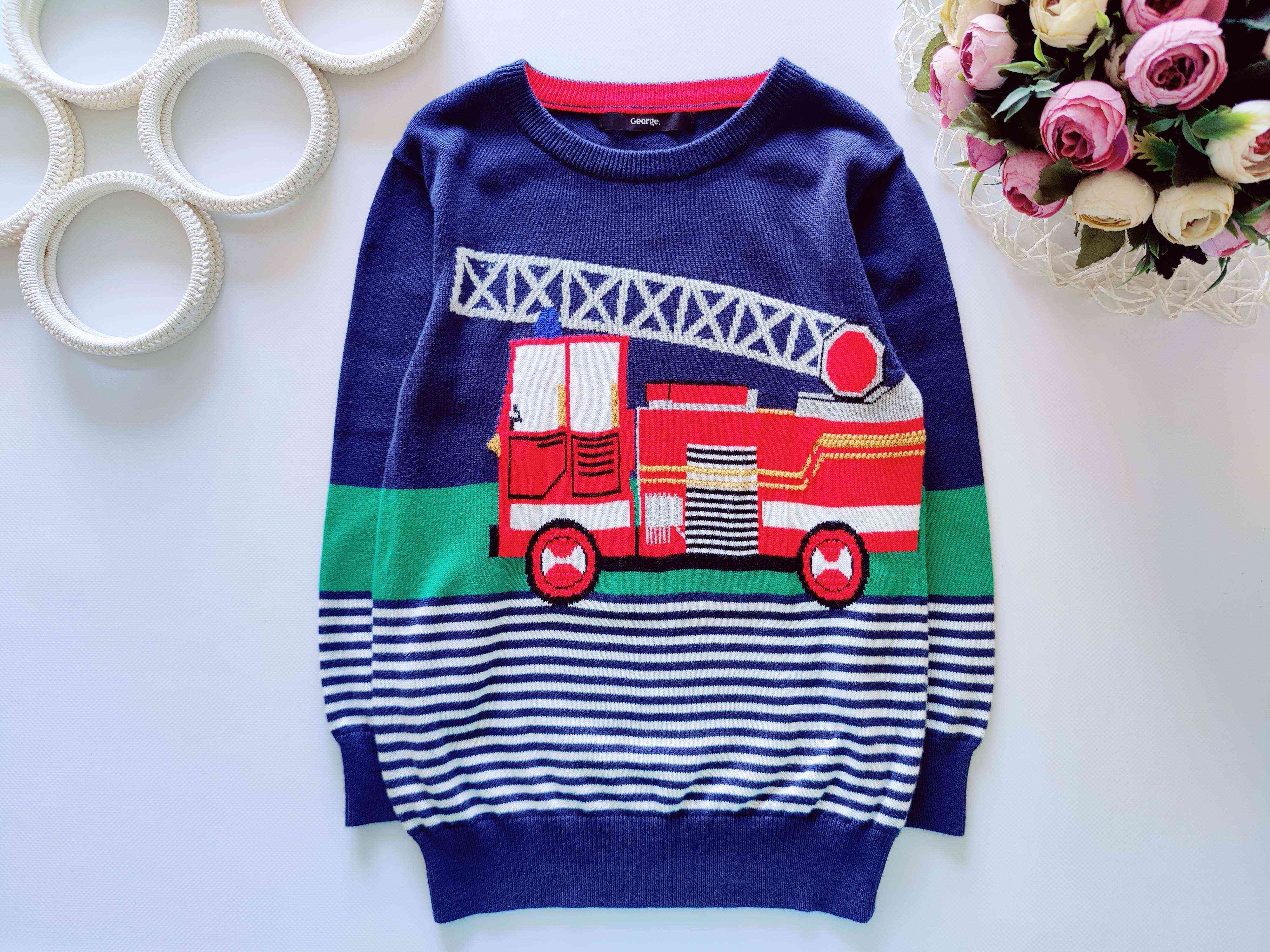 4,5 років, зріст 104,110 Светрик з пожежною машиною