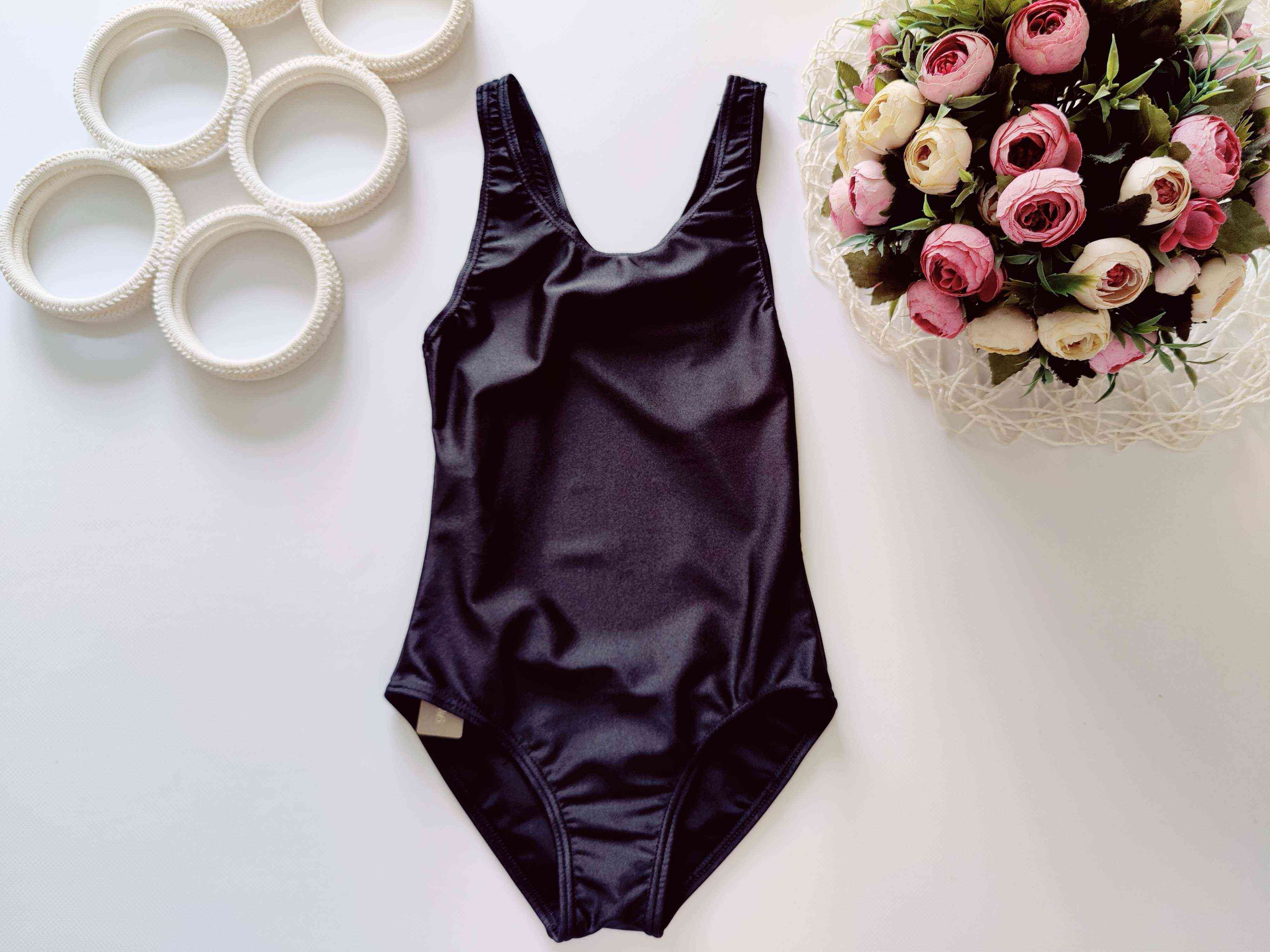 7,8 років, зріст 122,128 Новий чорний ластиковий купальник