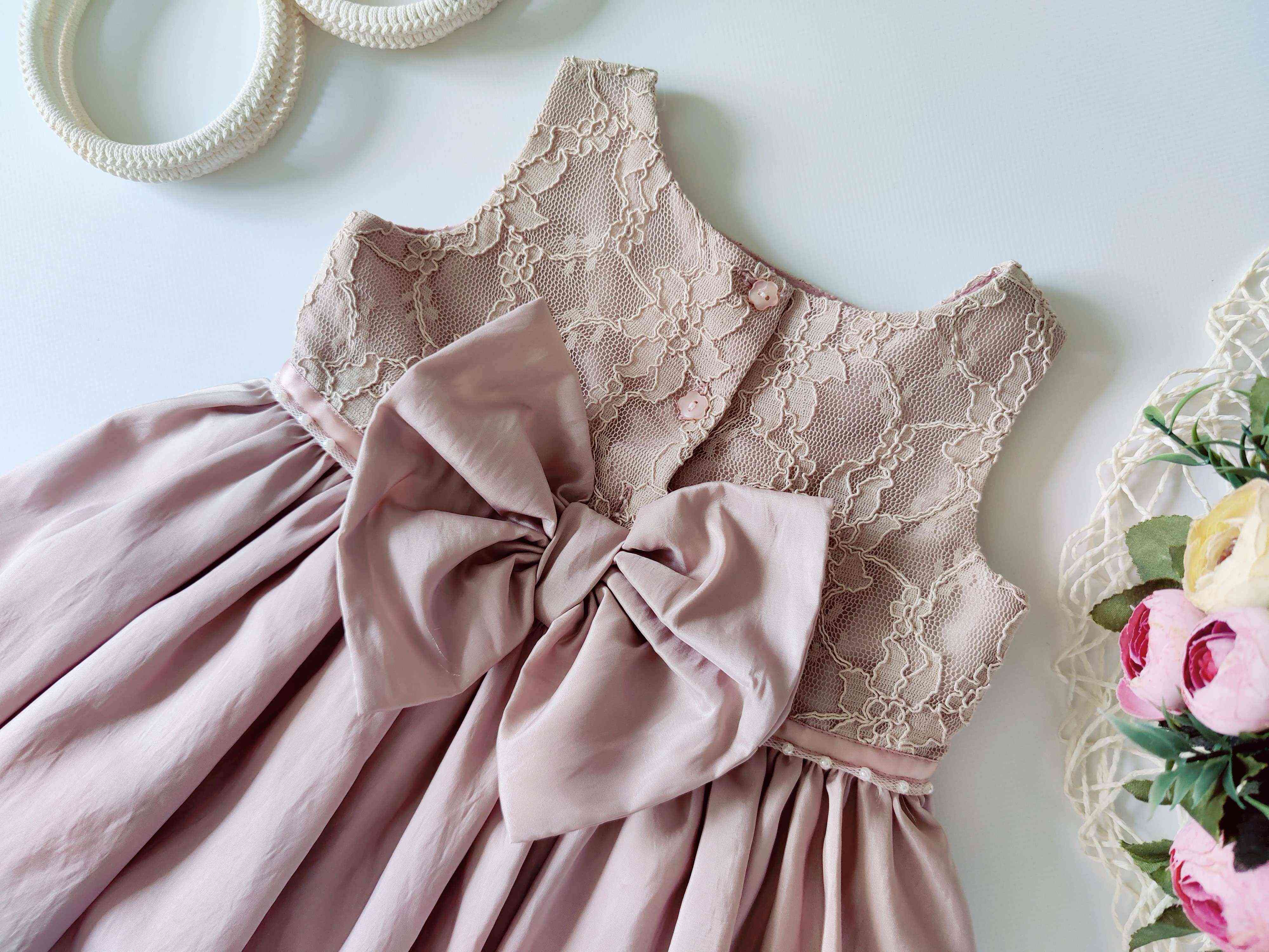 1,5,2 роки, зріст 92 Красива нарядна дитяча сукня