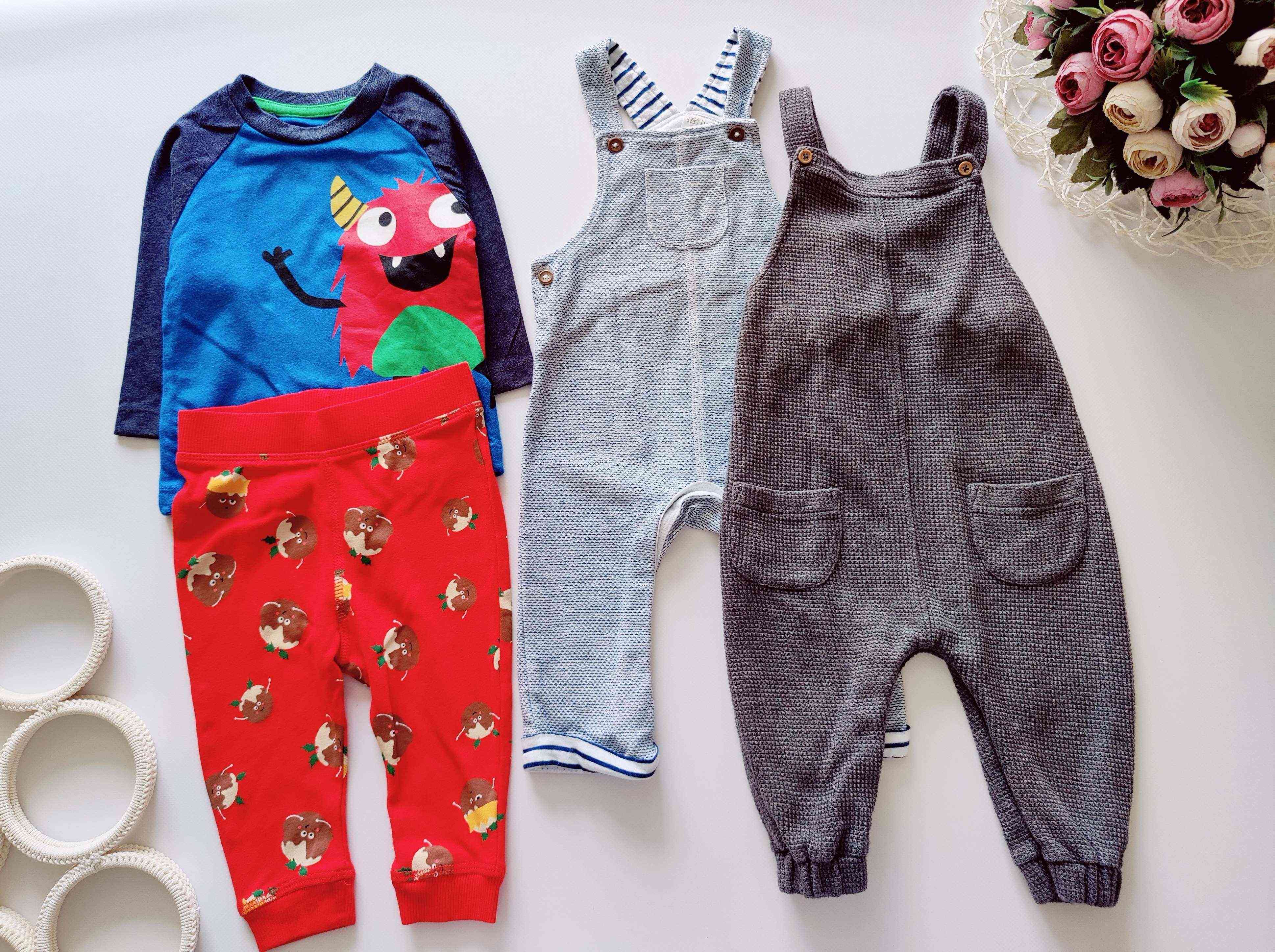 6,9 міс, зріст 74 Ромпера та нові штани з регланом