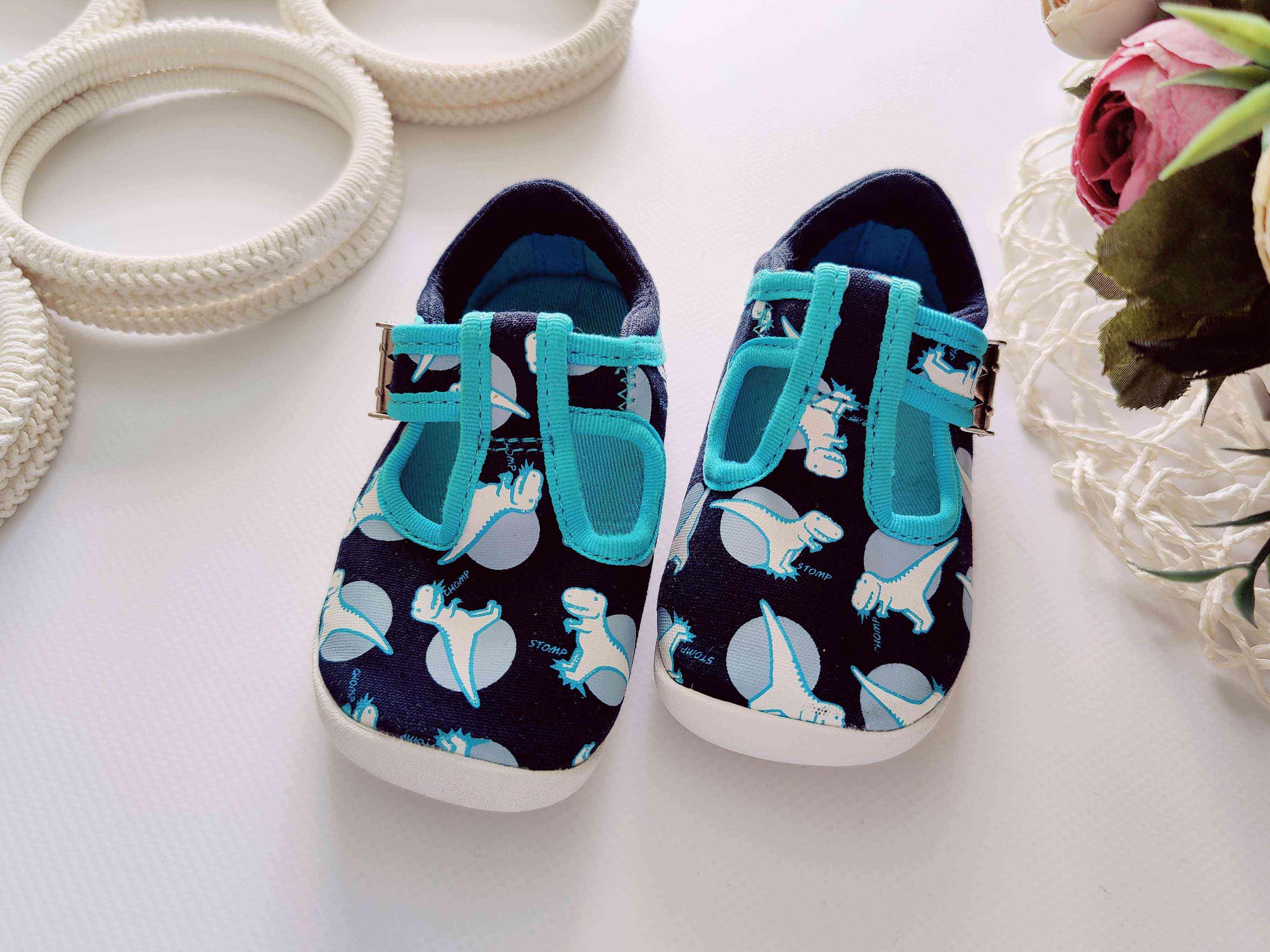 20 (12,5 см) Кеди у динозаврах