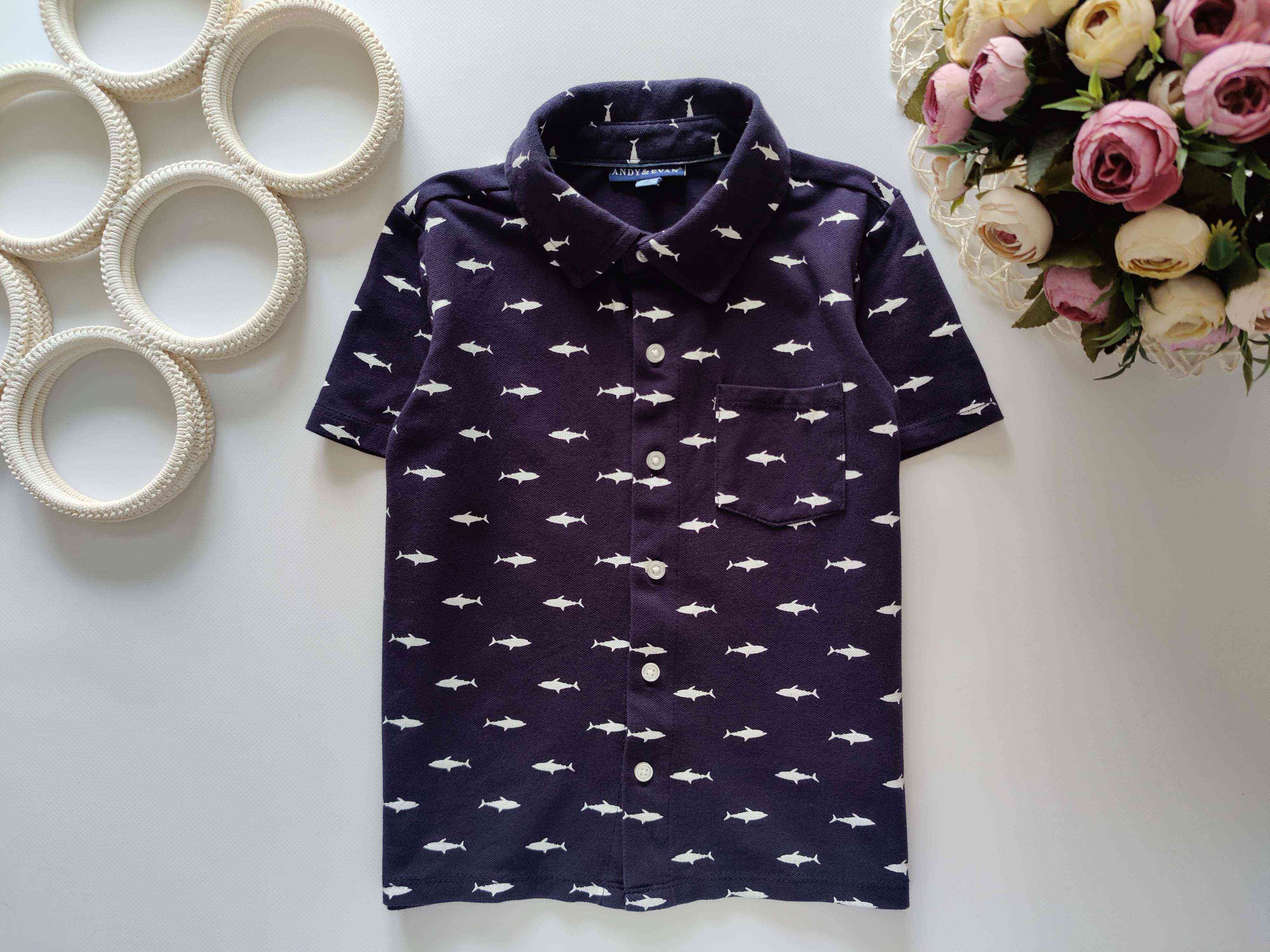 5 лет, рост 110 Рубашка в акулах