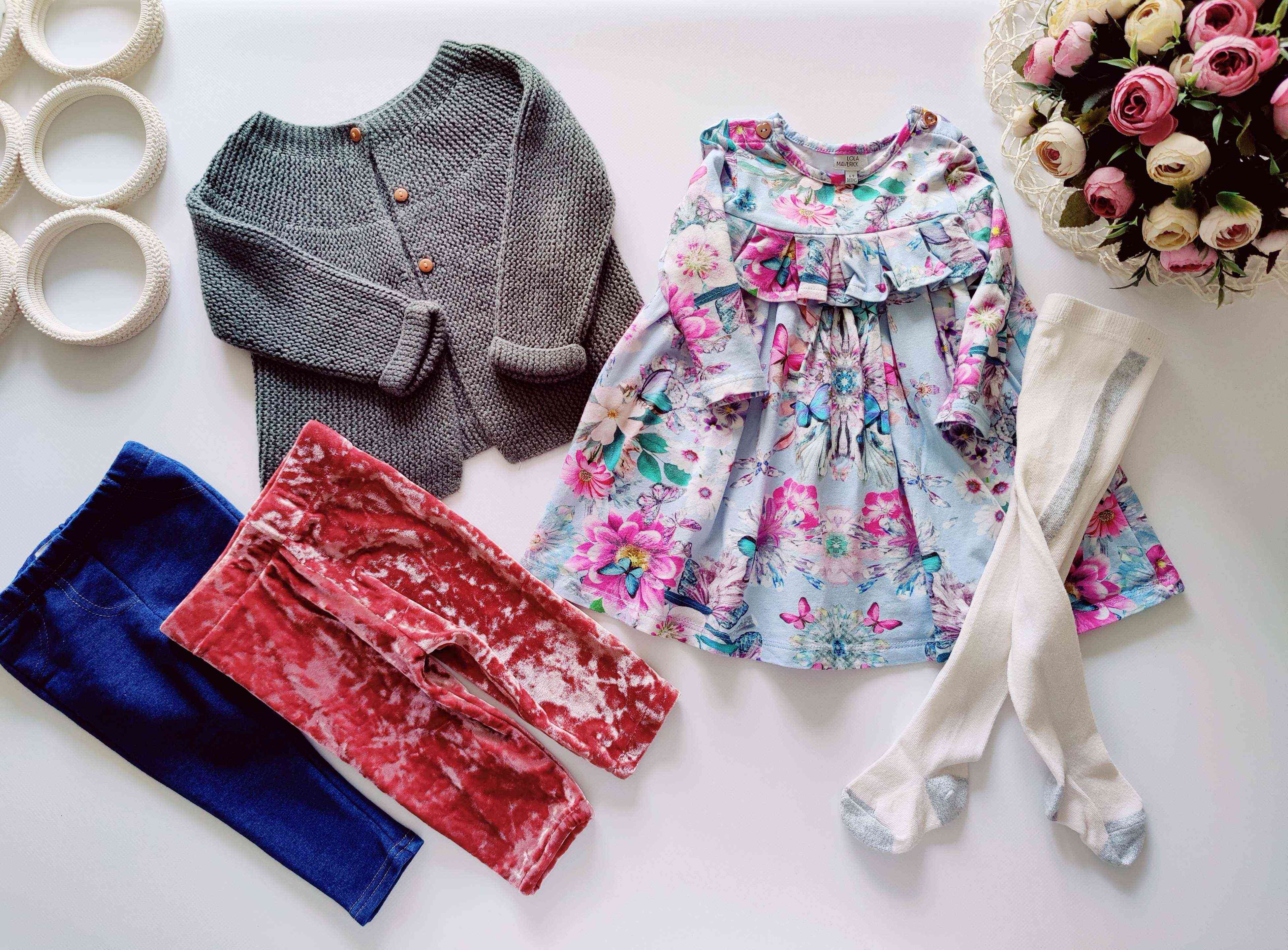 6,9 міс, зріст 68,74 Сукня, кардиган, колготки та двоє штанів