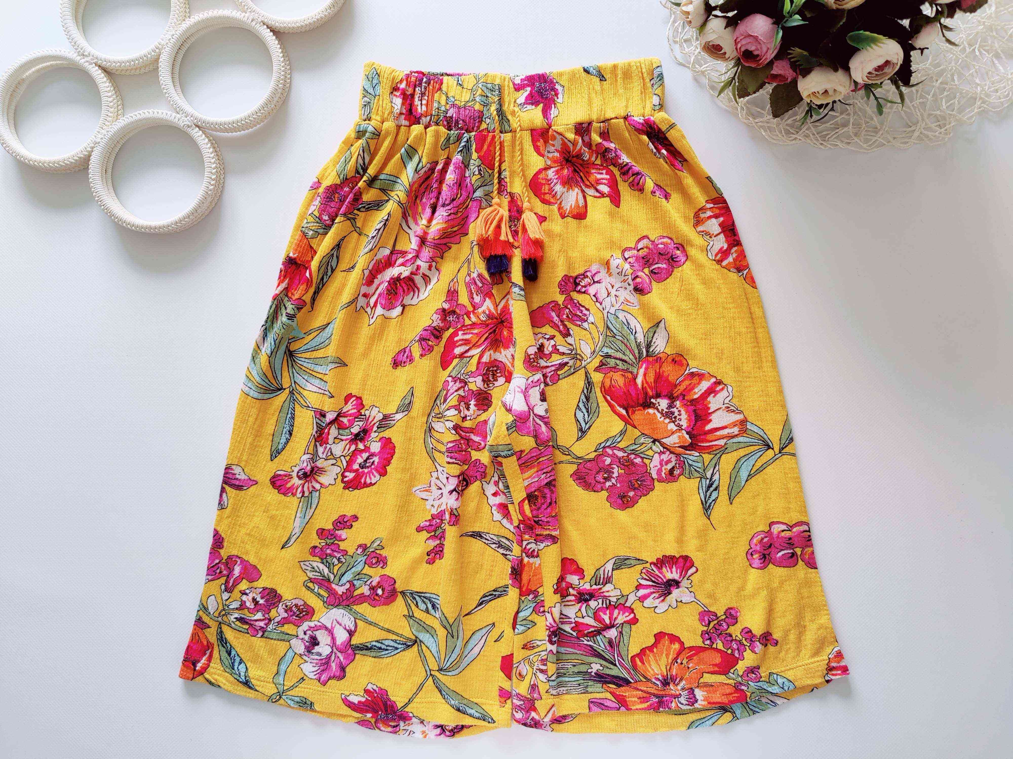 5 років, зріст 110 Яскраві легкі штани-кюлоти