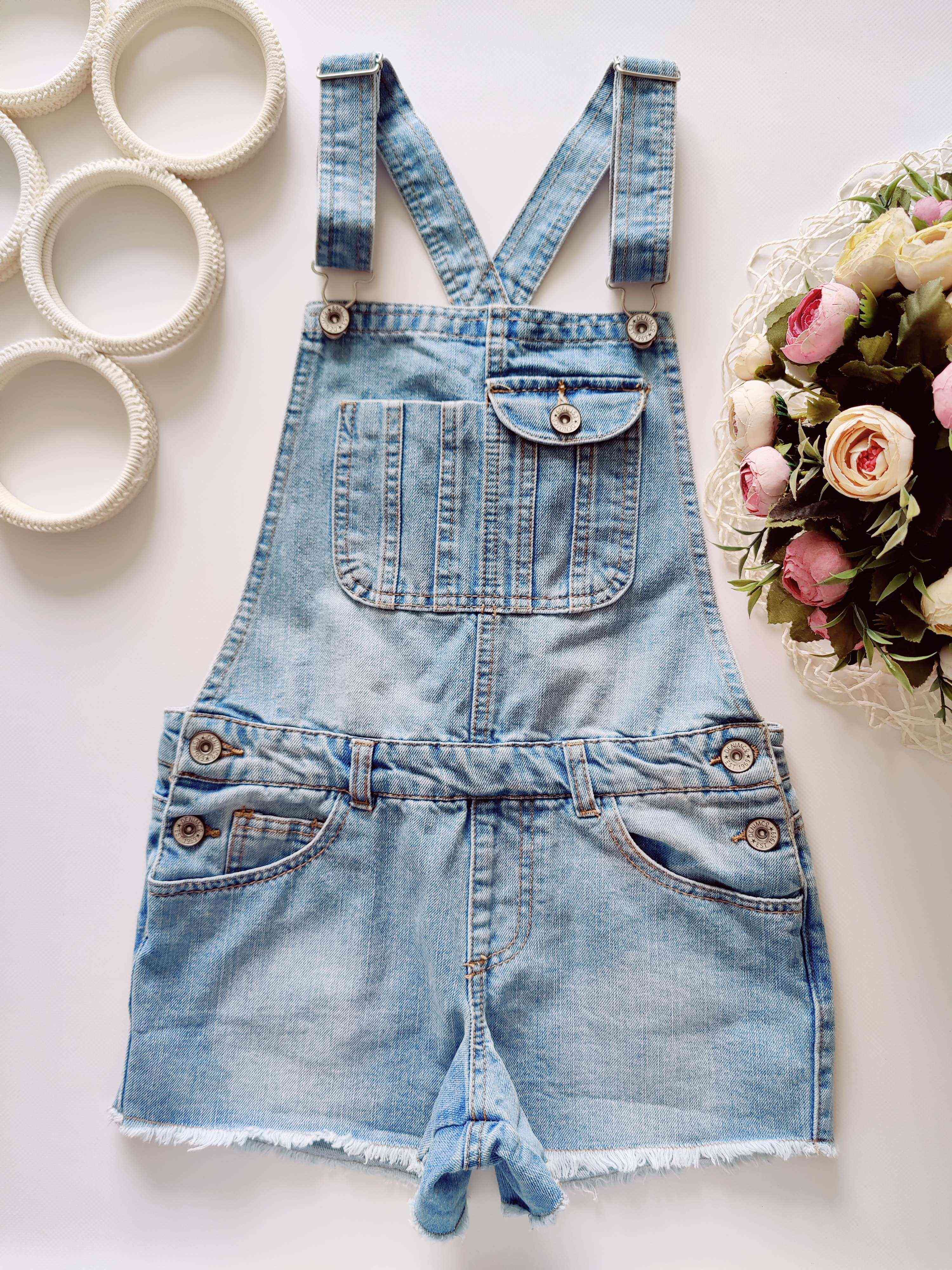 10,11 лет, рост 146 Джинсовый комбинезон