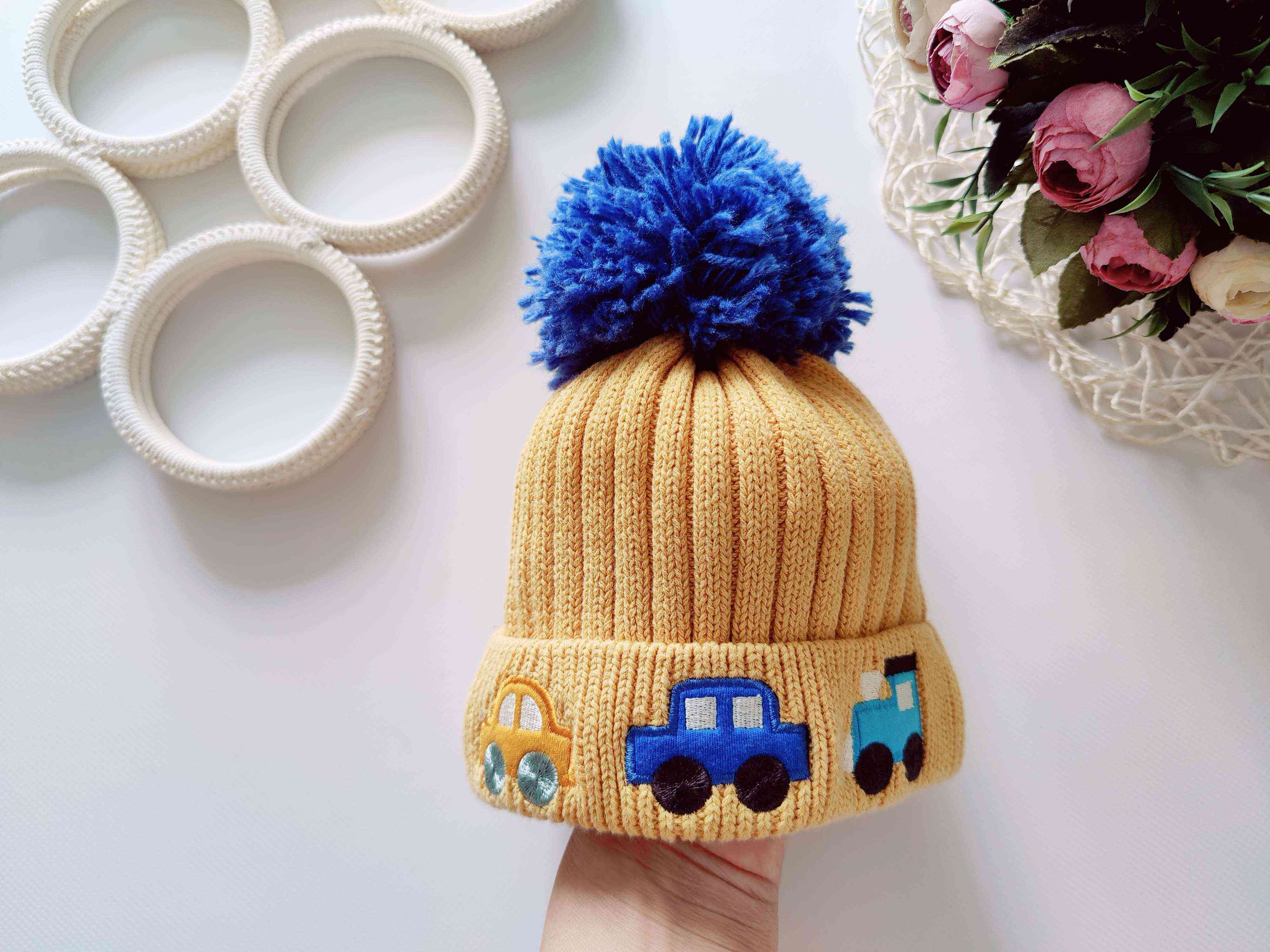 6,12 міс Дитяча тепла в'язана шапка на хб підкладці з машинками