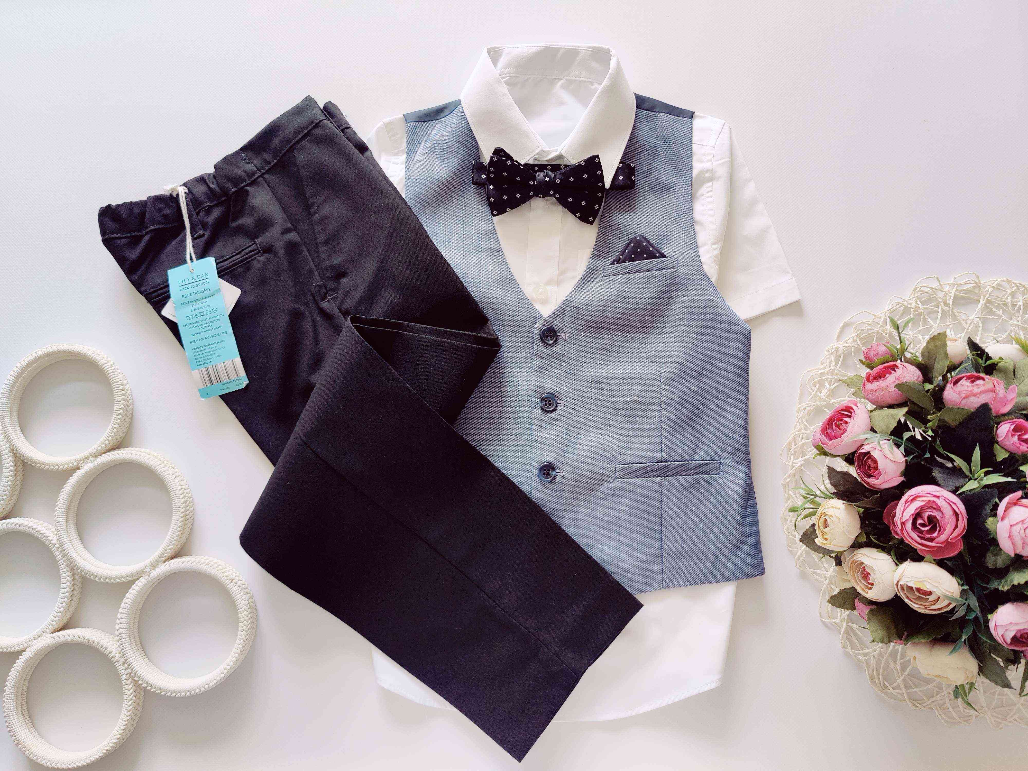 7,8 лет, рост 122,128 Новые брюки с белой рубашкой+ жилетка