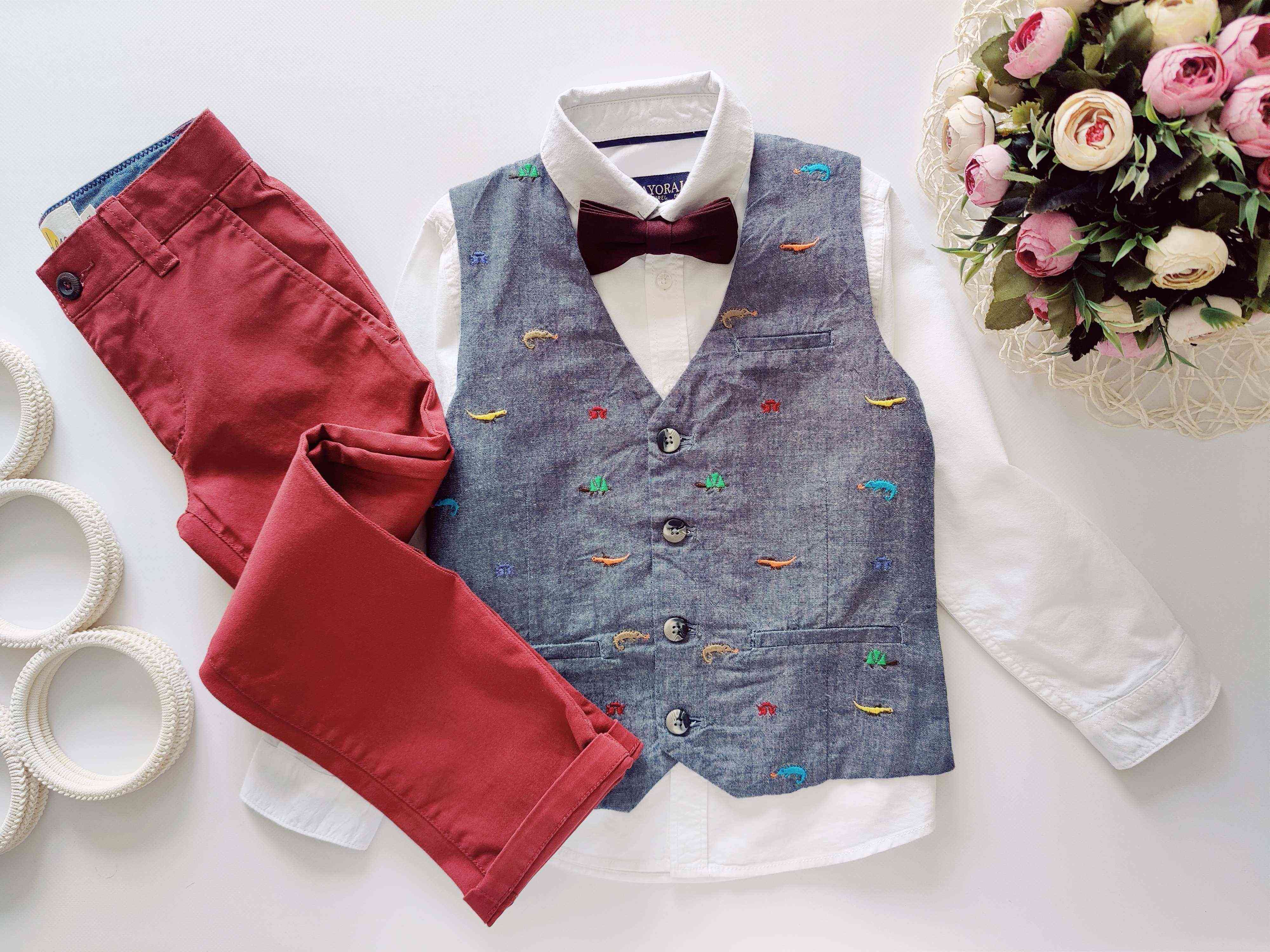 5,6 лет, рост 110,116 Новые штаны, модная жилетка, белая рубашка с бабочкой