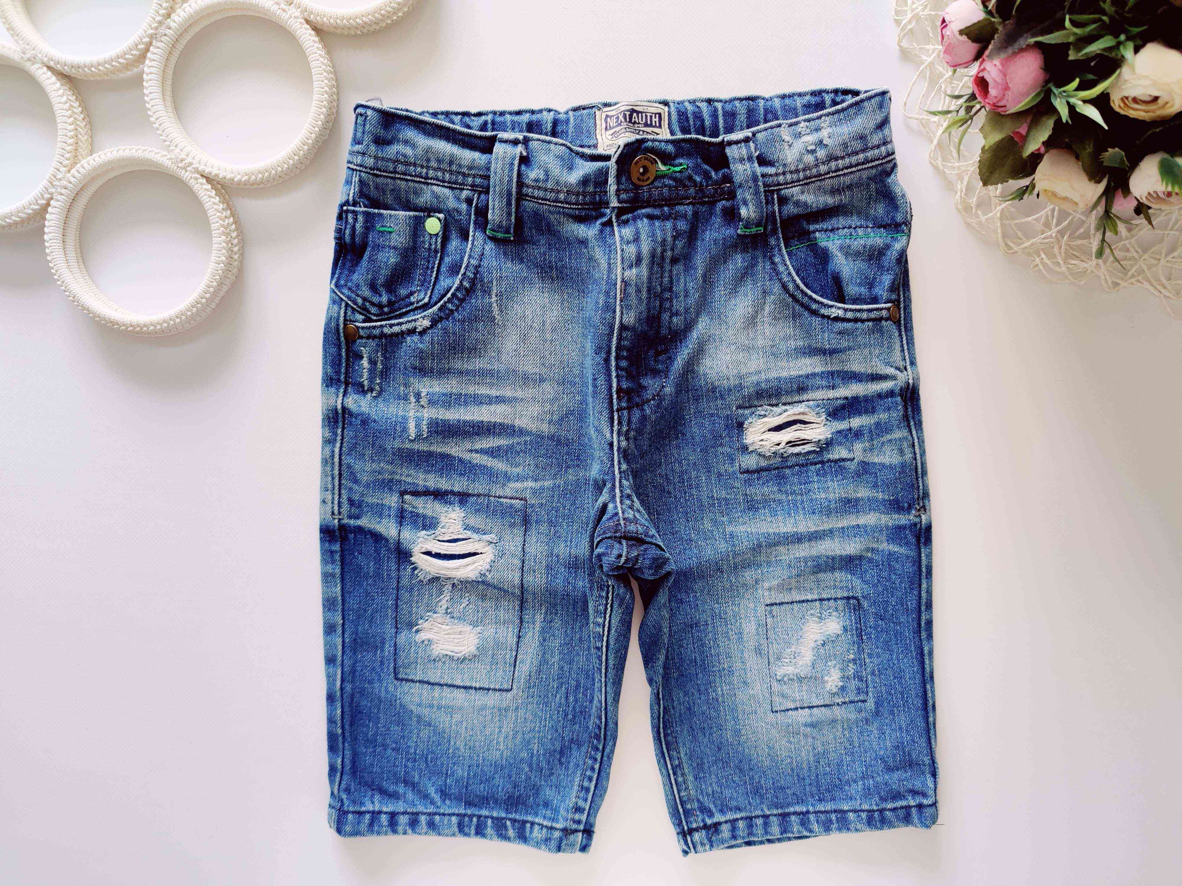 9 лет, рост 134 Крутые рваные джинсовые шорты