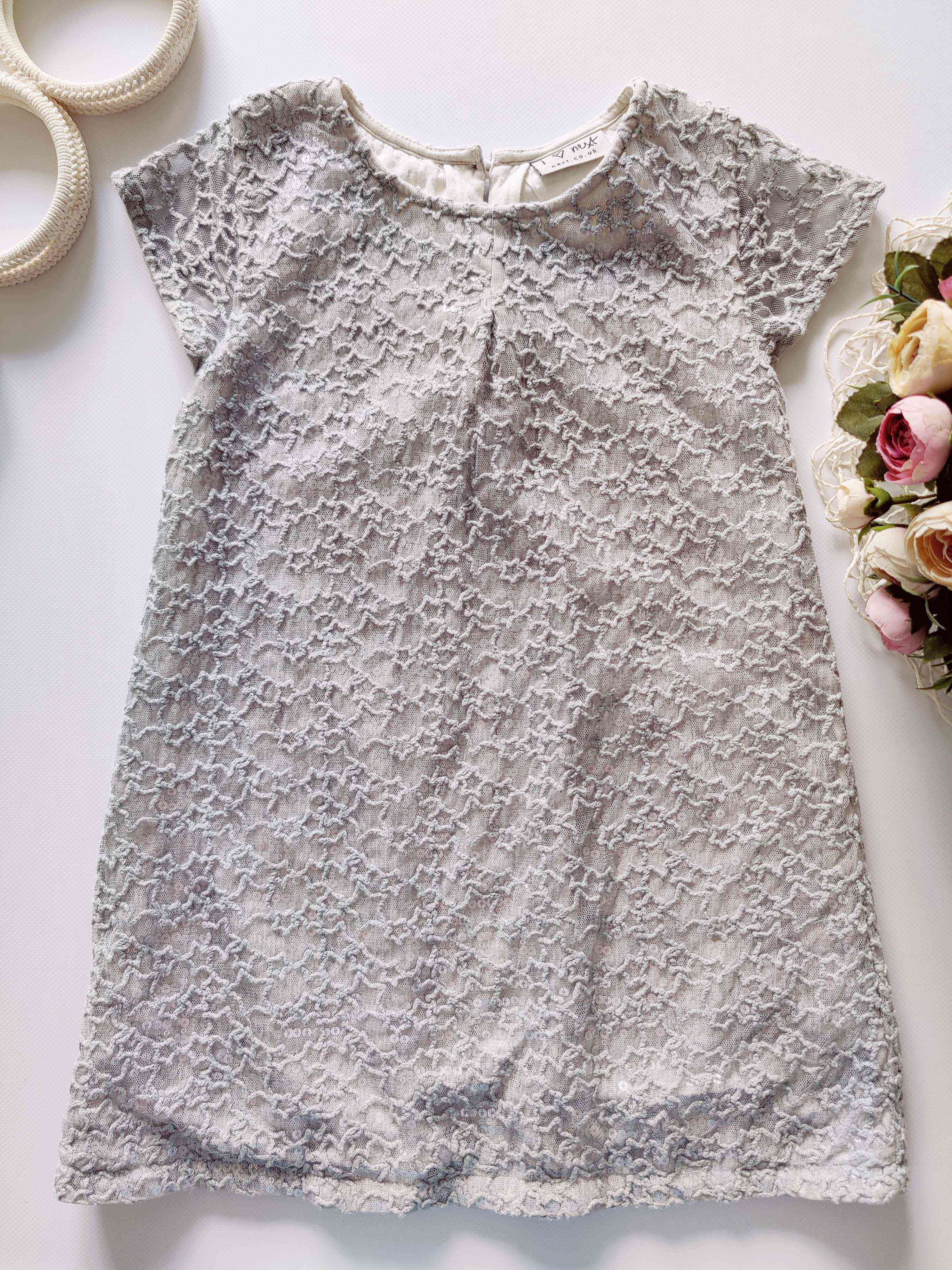 4,5 лет, рост 110 Нарядное платье в пайетках