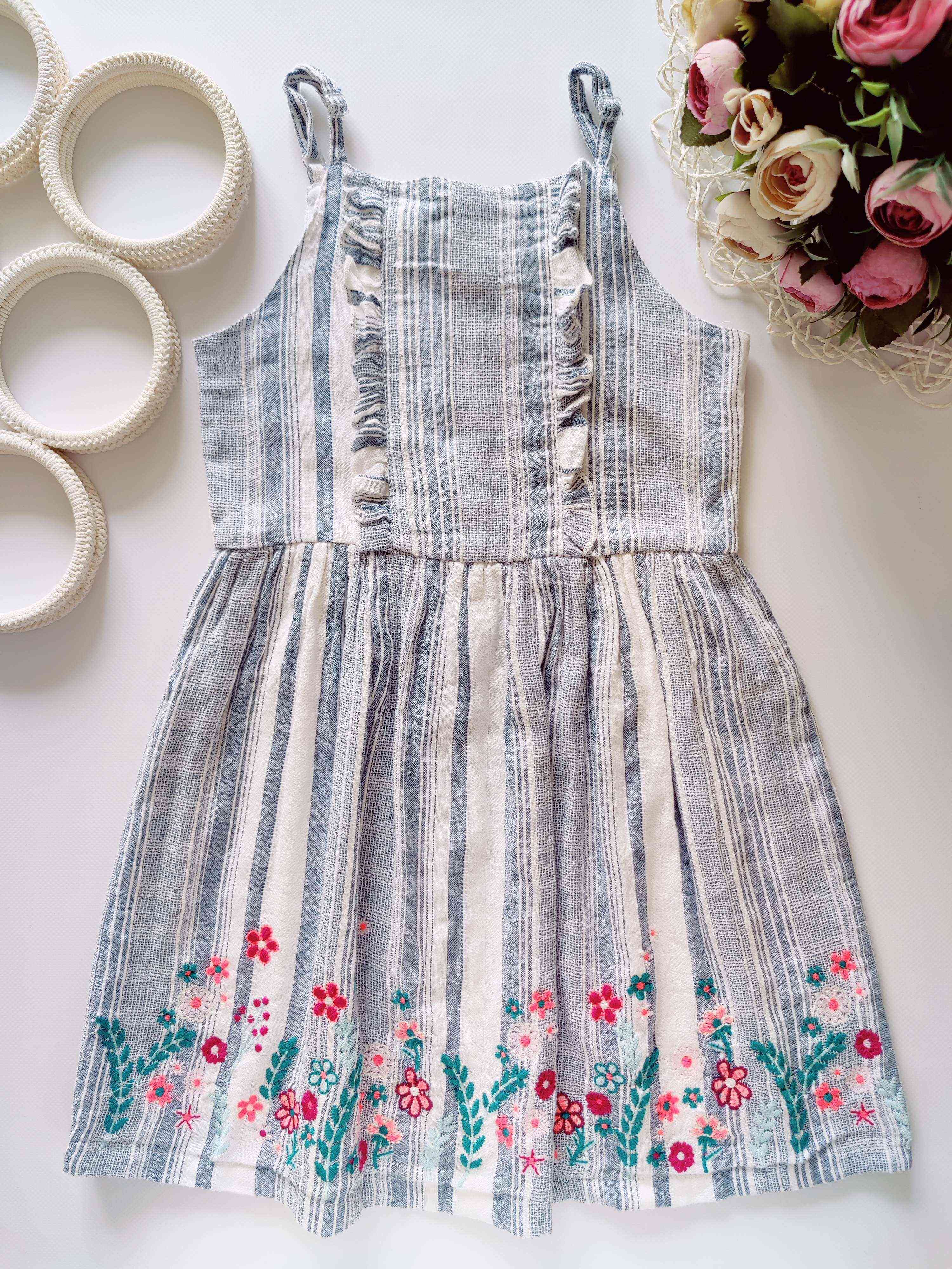 6,7 лет, рост 116,122 Сарафан с вышывкой