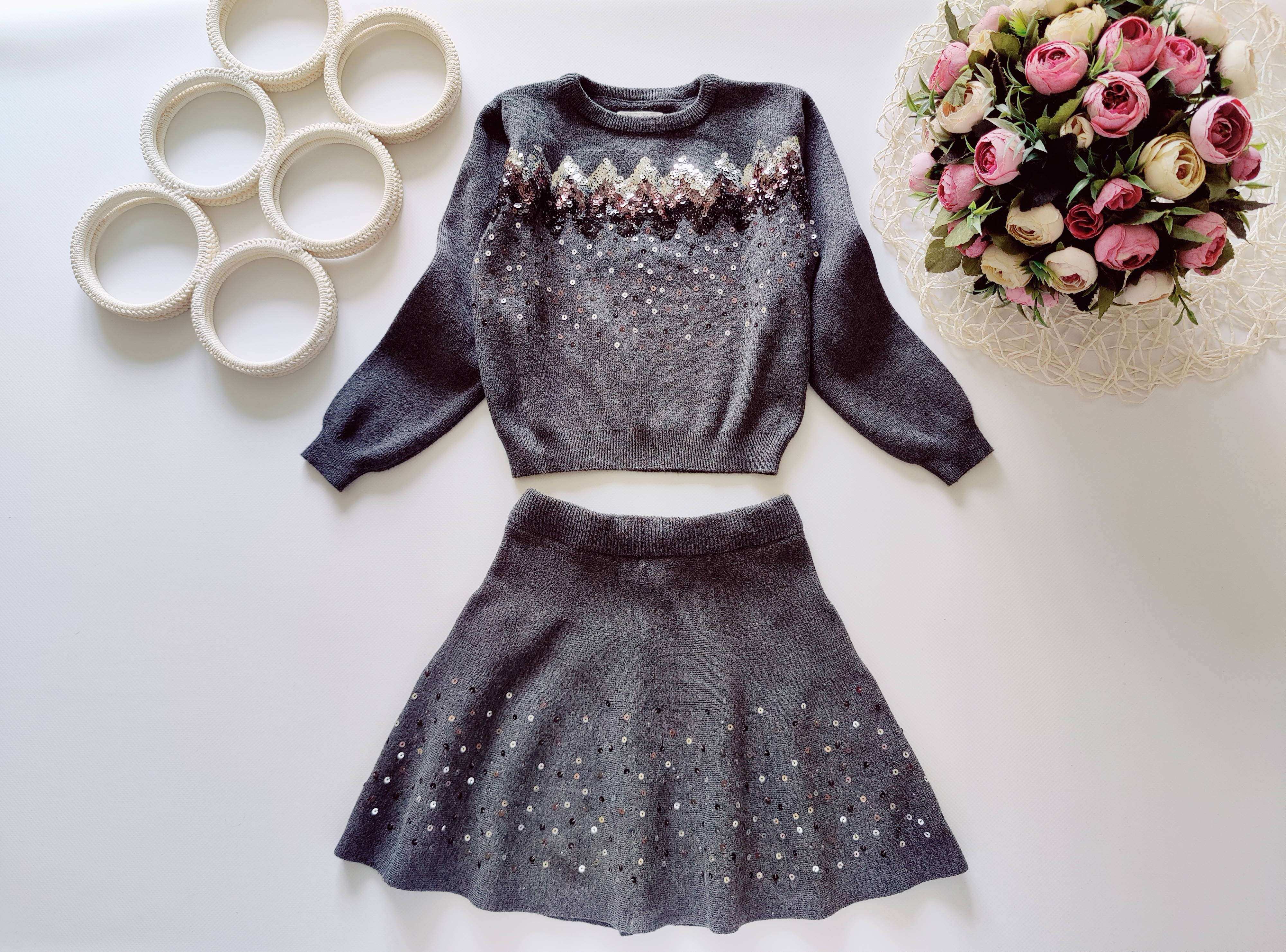 4,5 років, зріст 110 Теплий костюм у паєтках