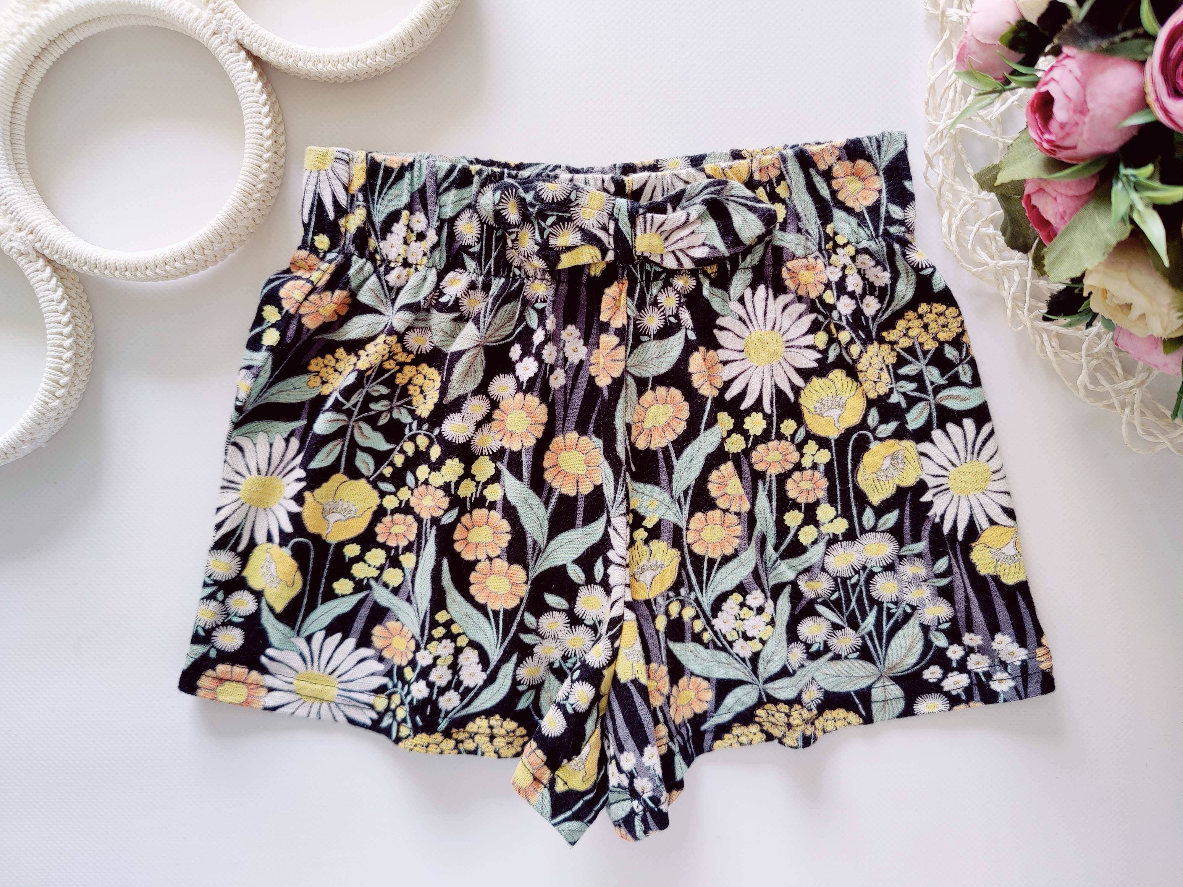 3 года, рост 98 Цветочные шорты