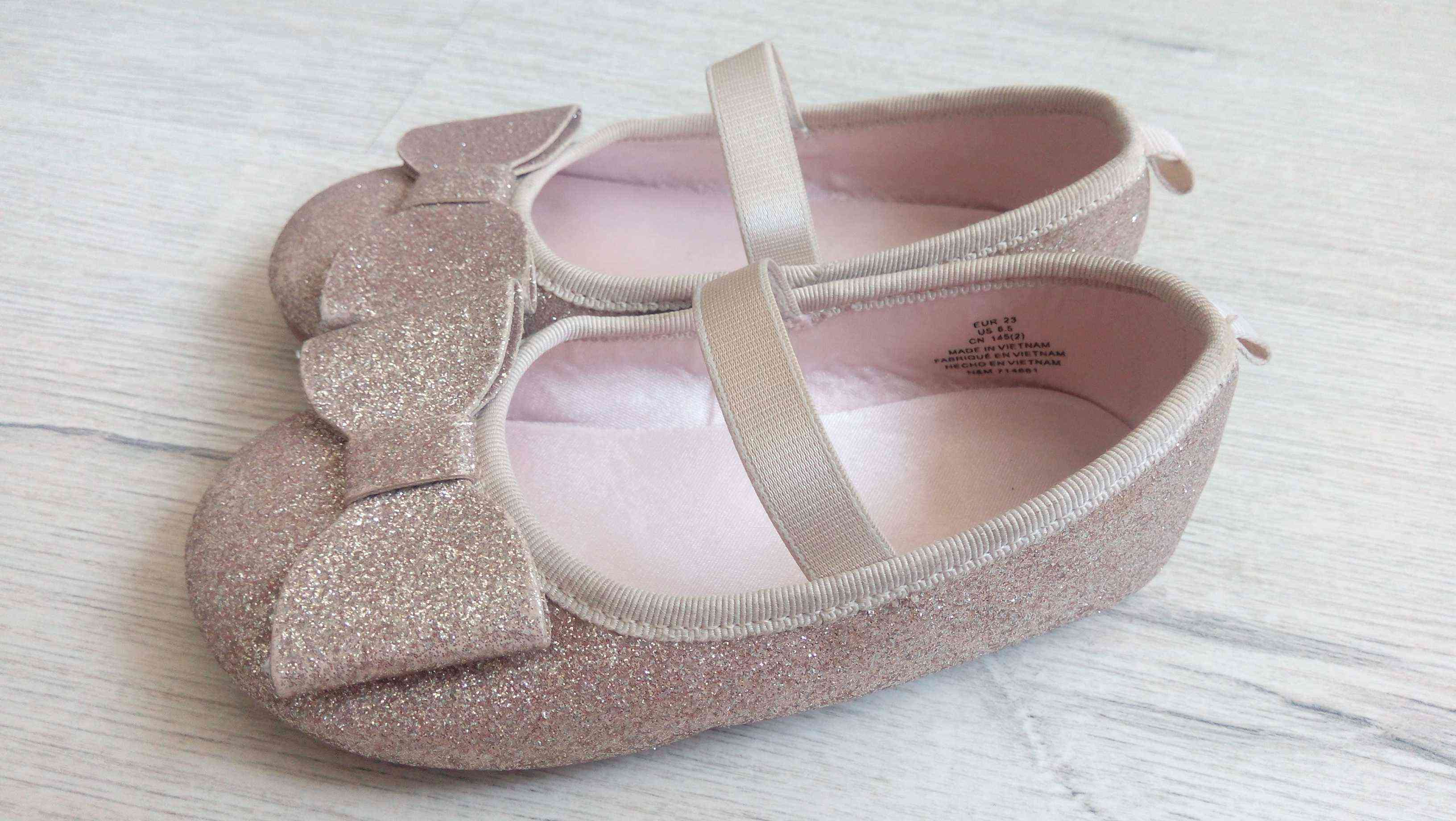 23 (14,5 см) H&M Нарядные балетки для девочки