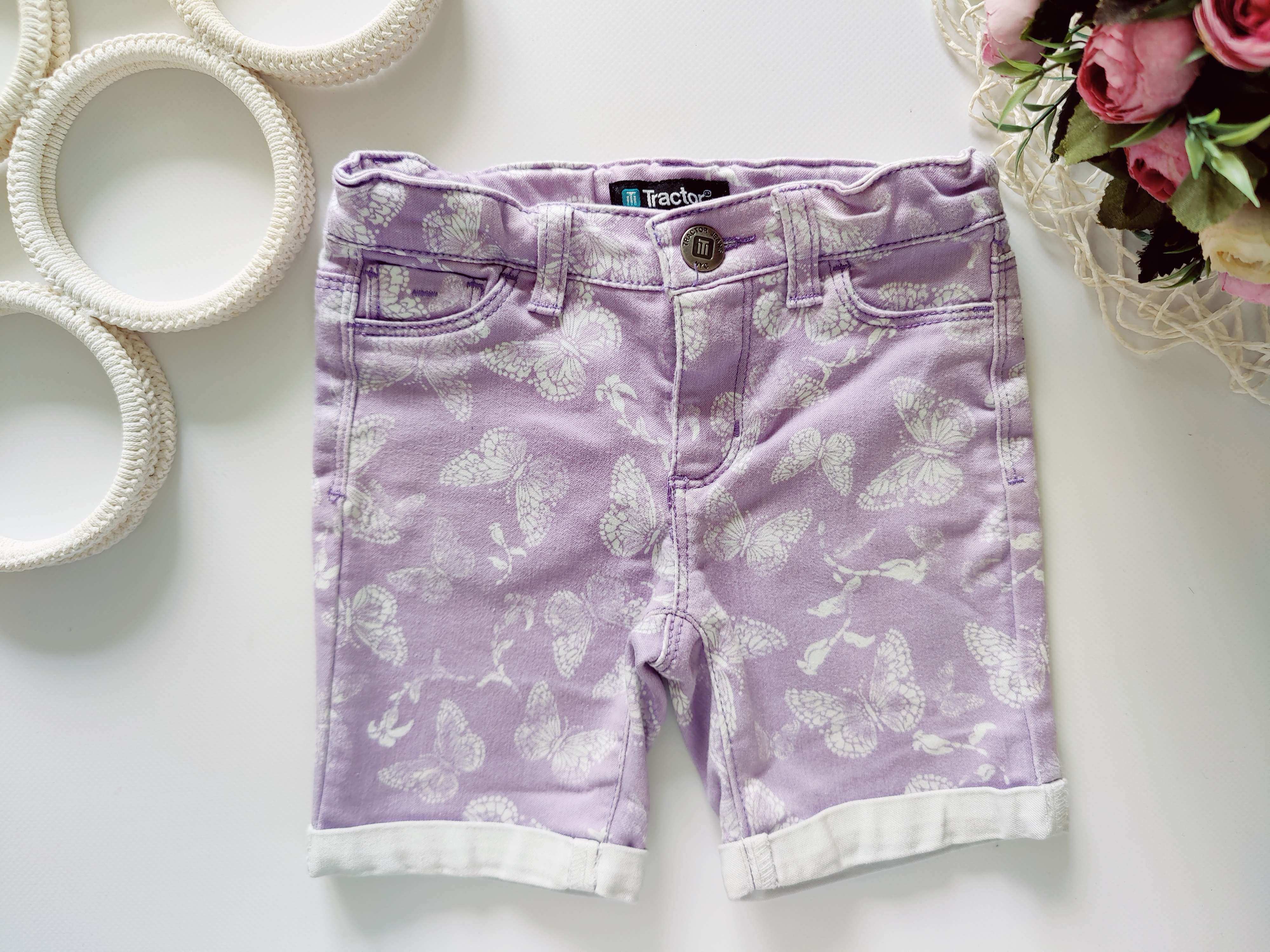 5 лет, рост 110 Стрейчевые шорты в бабочках