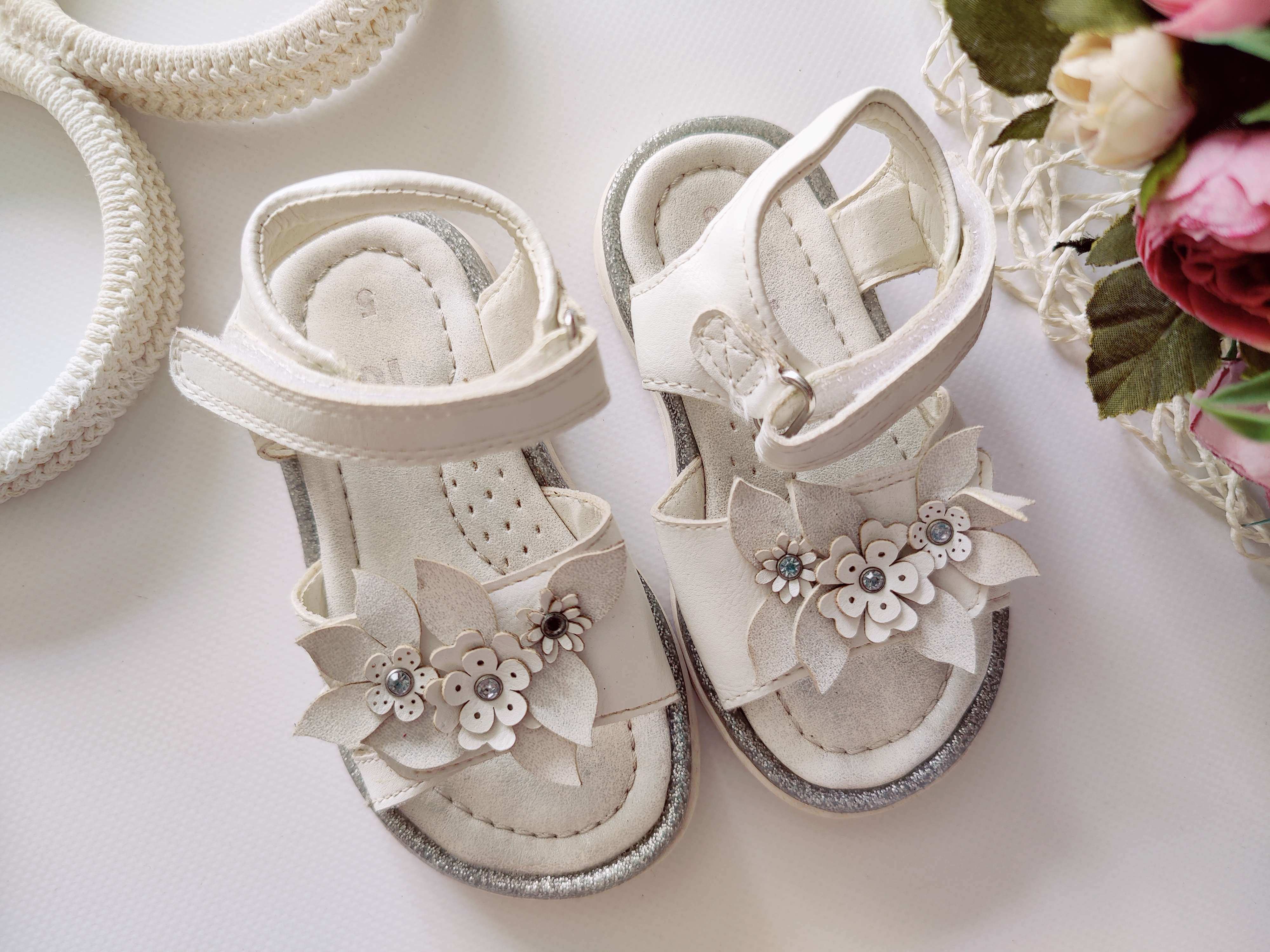 20-21 (12,5-14 см) Білі сандалі на липучках